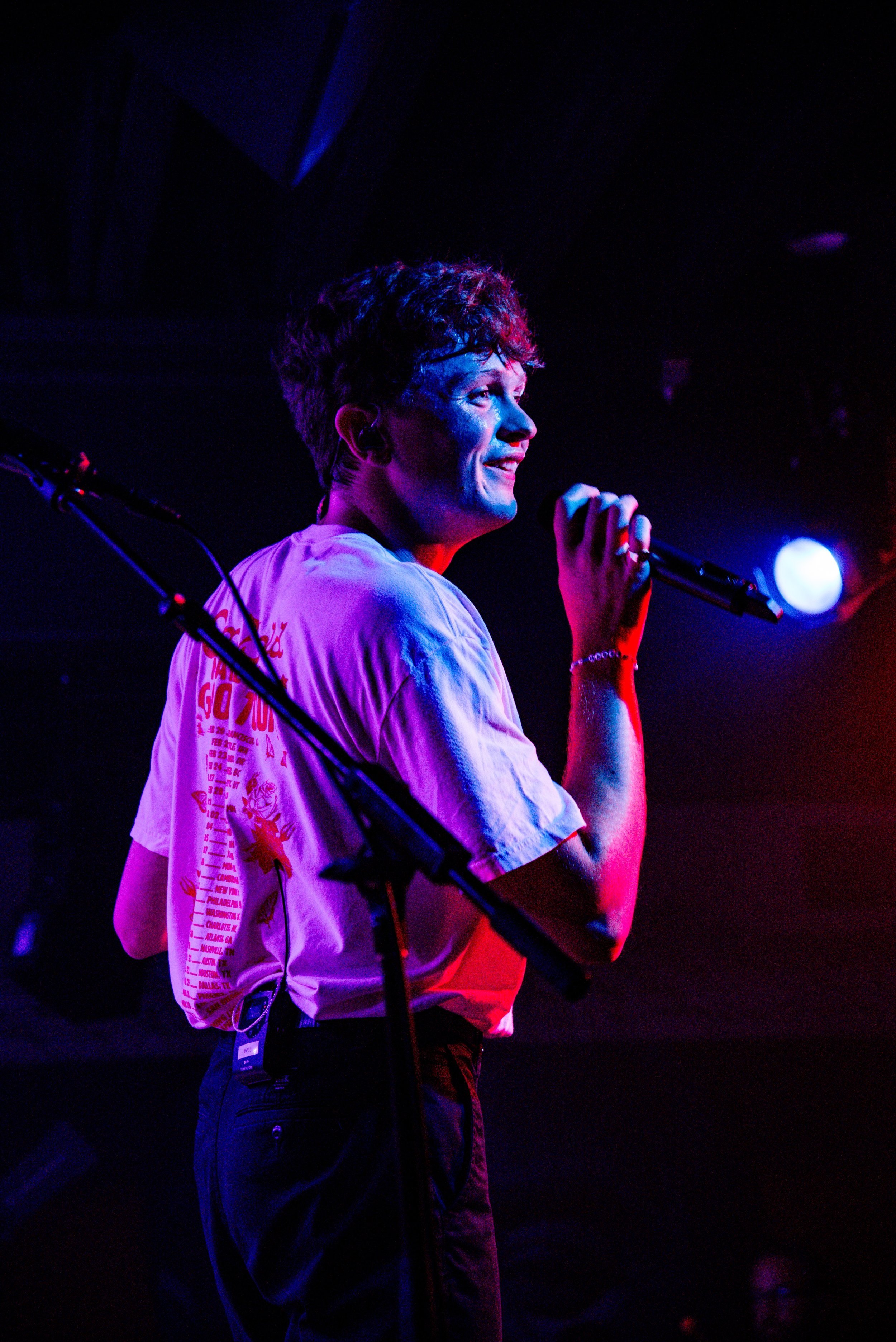  Will Linley smiles out at the crowd as he performs his song “Last Call,” encapsulating what it feels like to fall in love. 