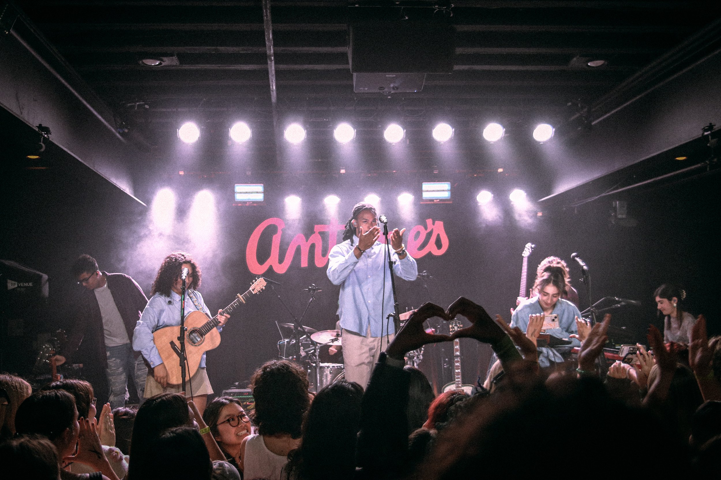  Tiny Habits closes their first headline show in Austin with the EP title track “Tiny Things.” 