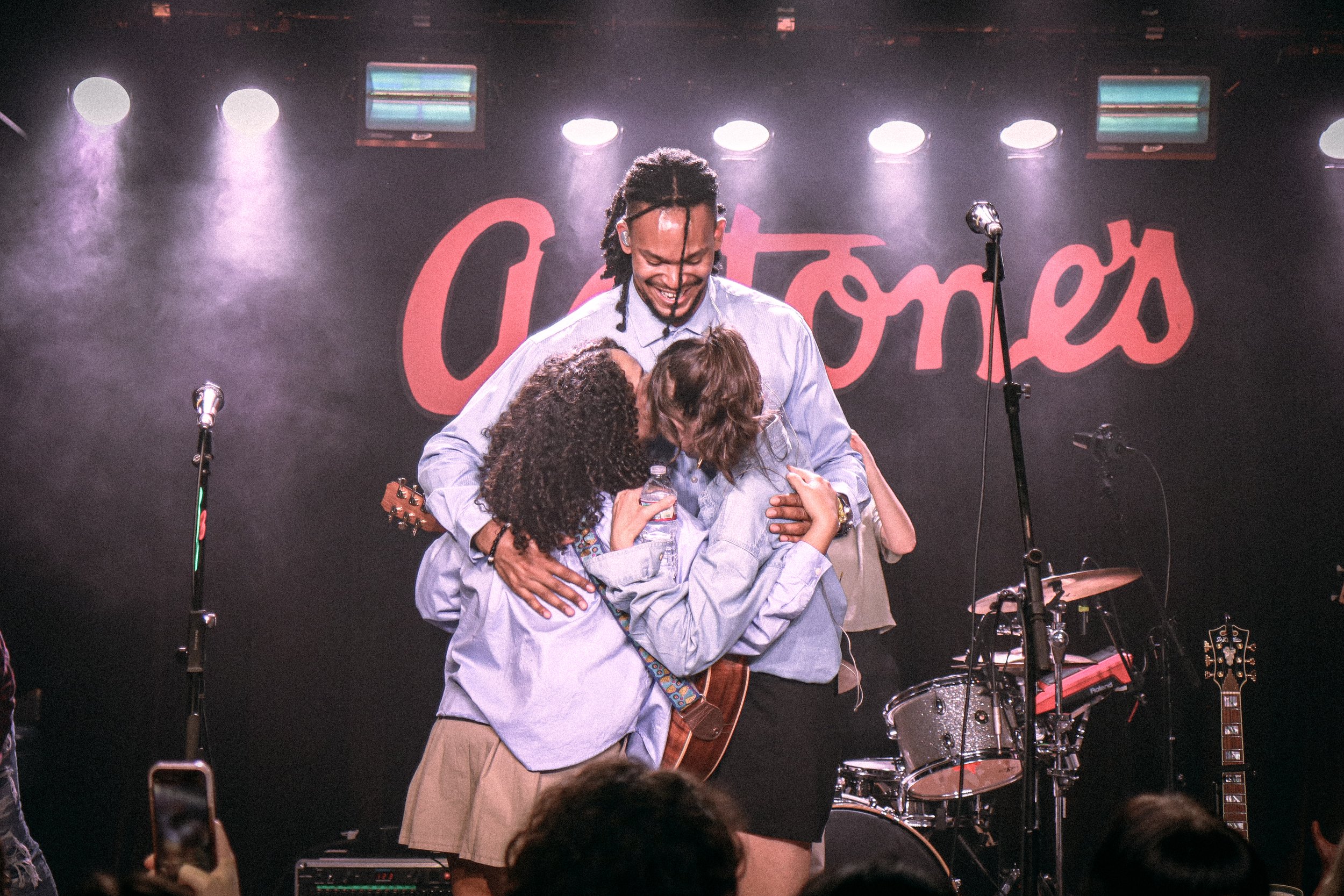  Tiny Habits closes their first headline show in Austin with the EP title track “Tiny Things.” 