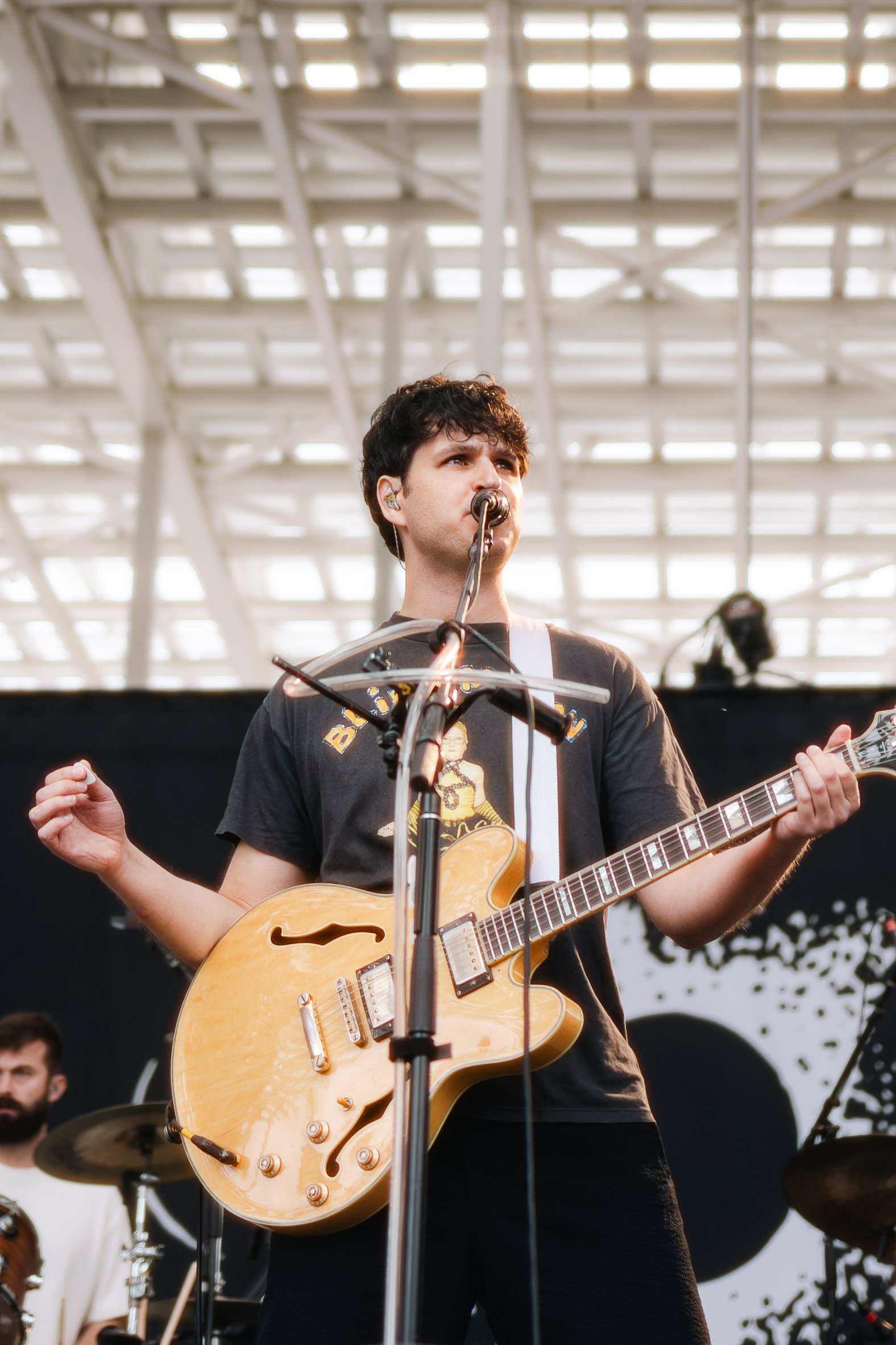 Ezra Koenig sings and plays guitar for the live debut of “Ice Cream Piano” from Vampire Weekend’s new album,  Only God Was Above Us . 