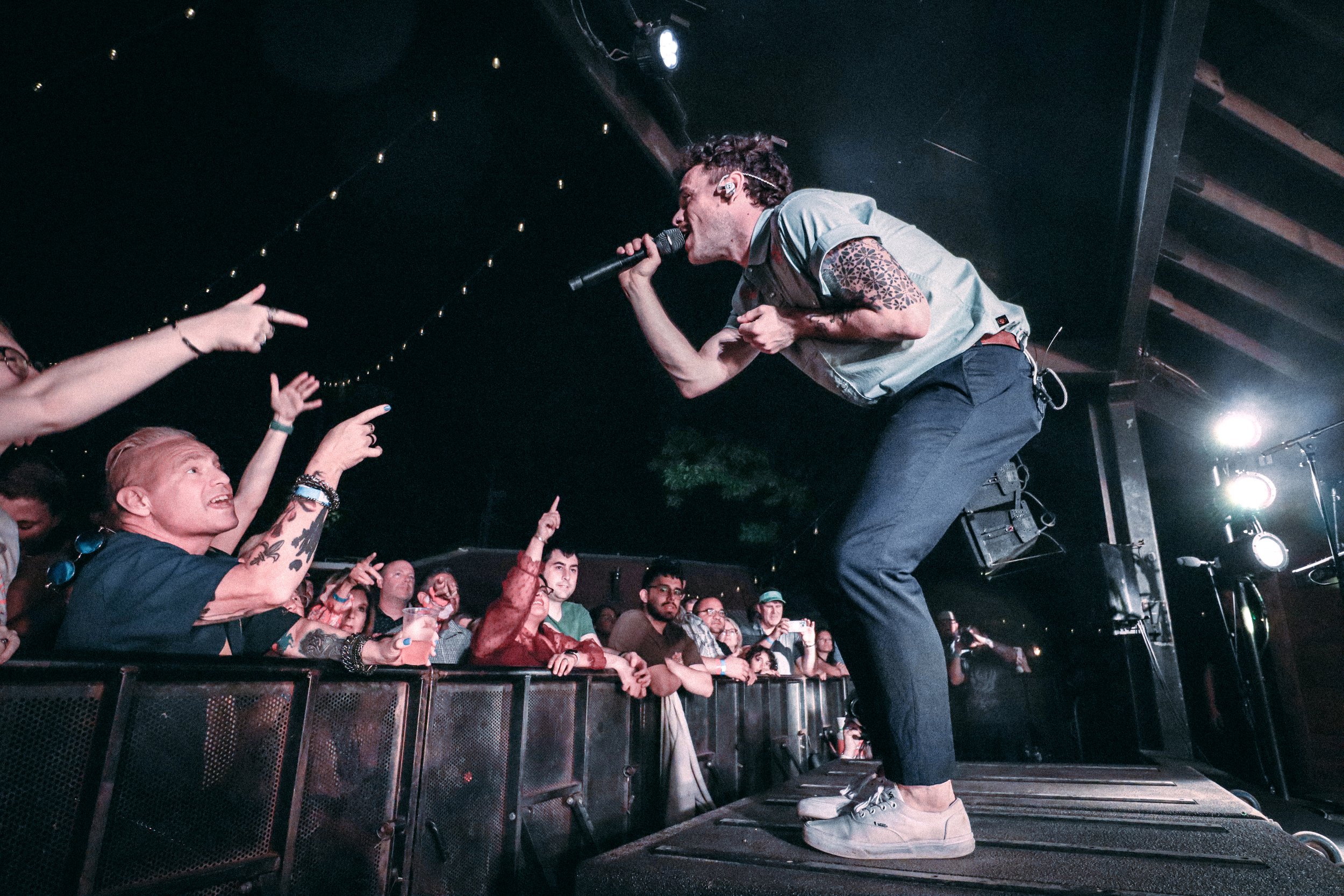  Jimmy Chauveau, The Strumbellas’ lead vocalist, feeds off of the audience’s energy. 