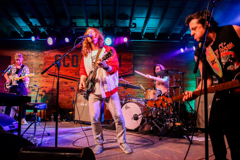  Indie-rock artist Ben Kweller blends country and classic rock for an enthralling final set. 