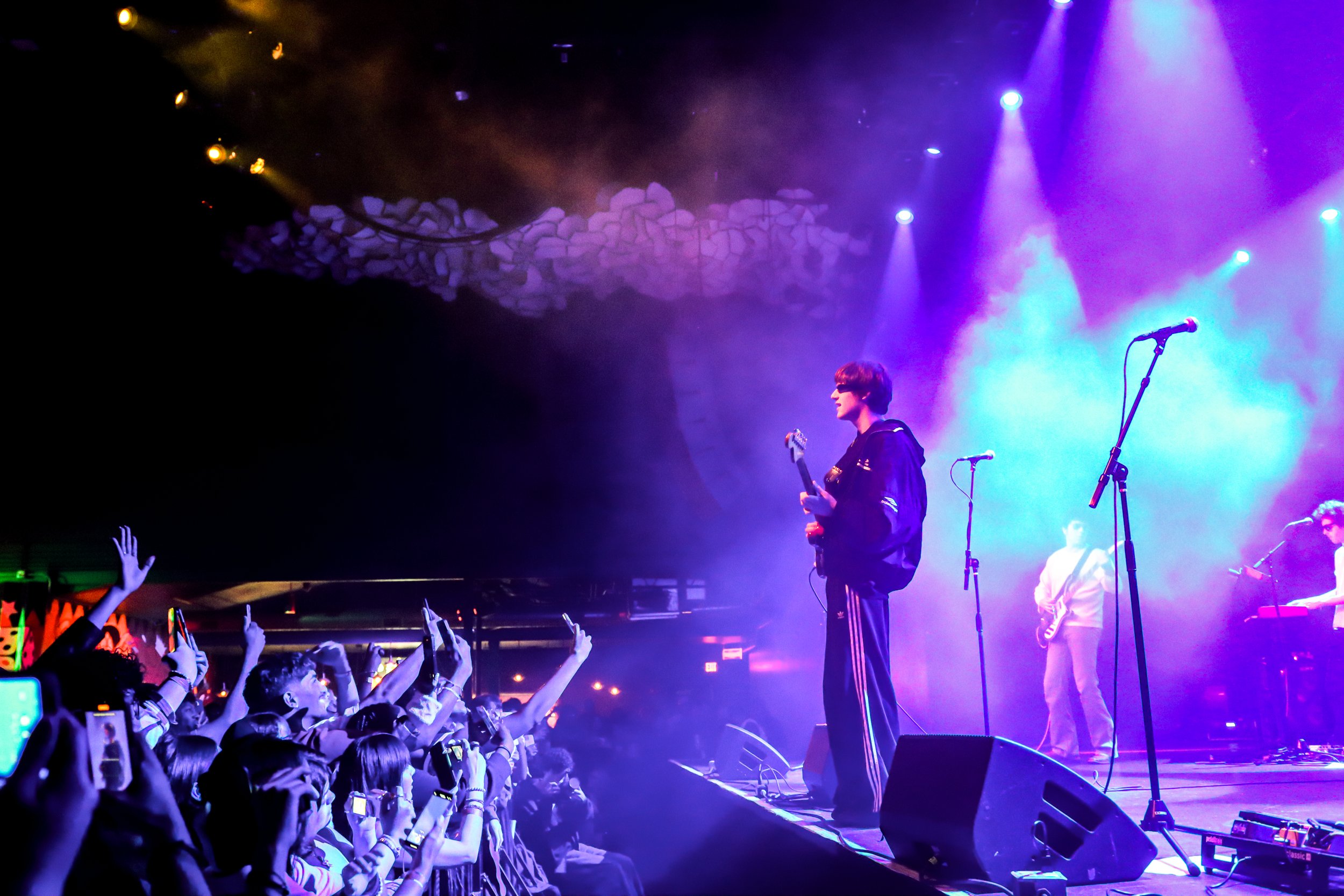  Fans cheer as Todd performs “Roommates” from his album  Sweet Boy . 