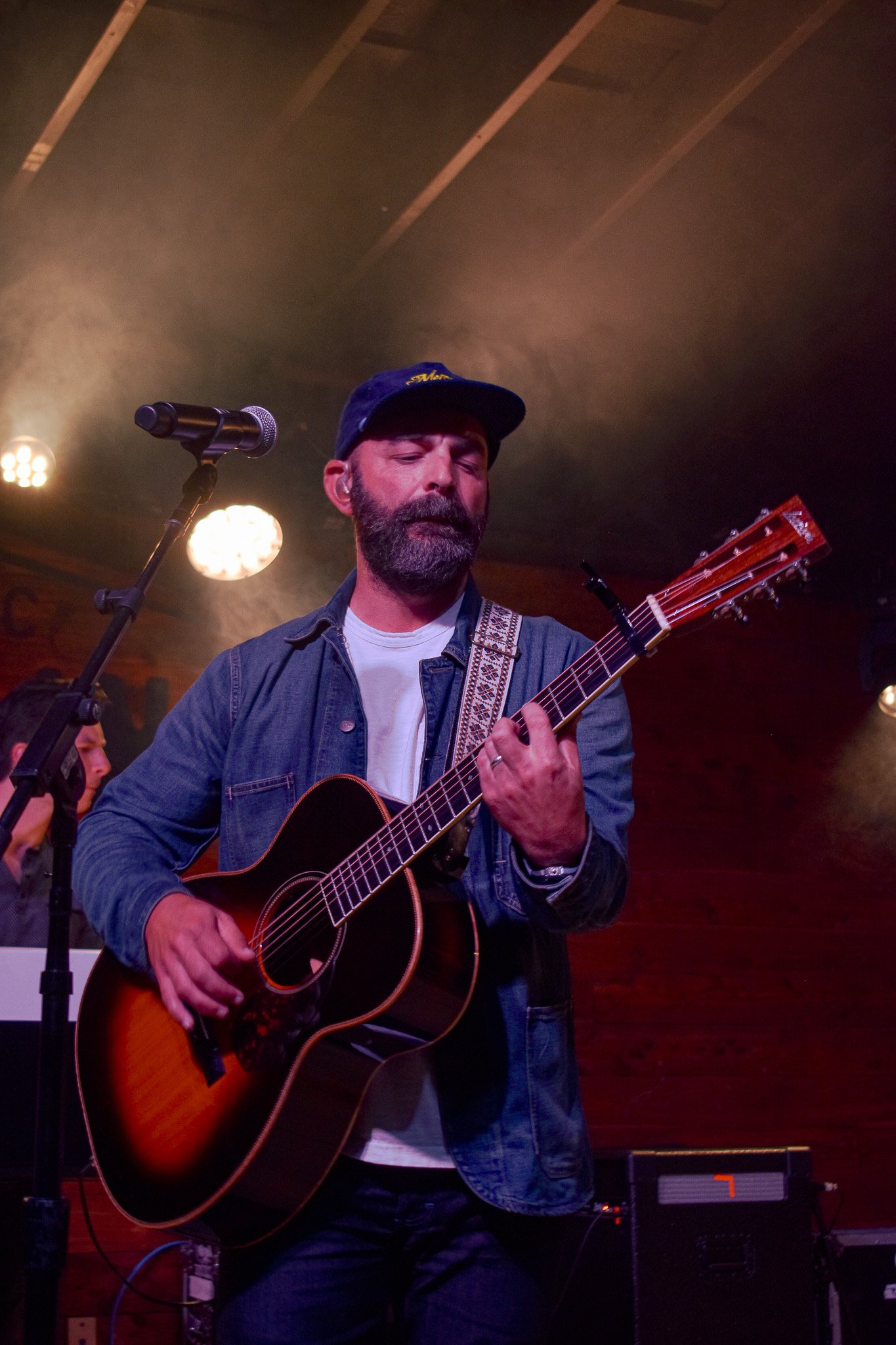  Drew Holcomb &amp; the Neighbors open the show with tunes from their latest album,  Strangers No More . 