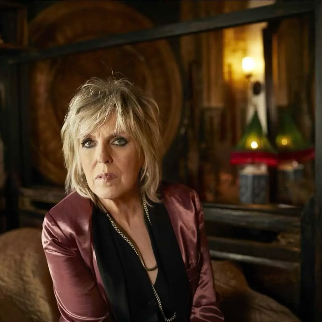 In a stunning tribute to @tompettyofficial, @lucinda_williams and @mikecampbellofficial joined with their respective bands to play a mix of tear-jerking country, eclectic blues, and bittersweet tributes last month! 🎼 

Check out our full concert rev