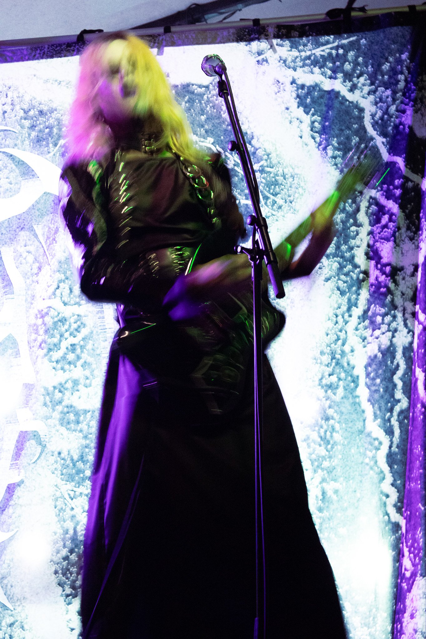 Gothic duo Zetra opens the show with its mix of synth and guitar.