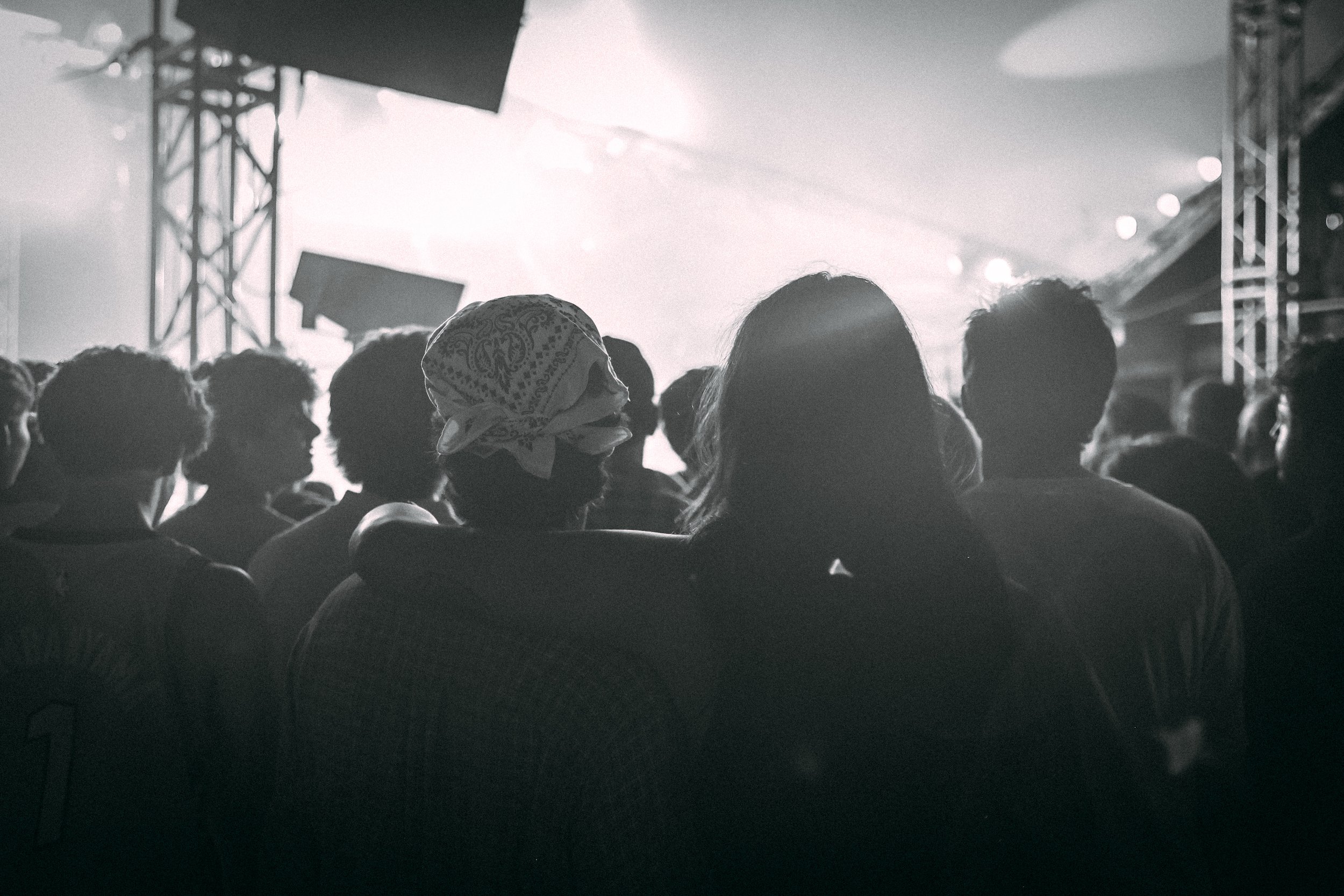  Fans enjoy the “Saturday night kind of pink” at a sold-out Stubb’s. 