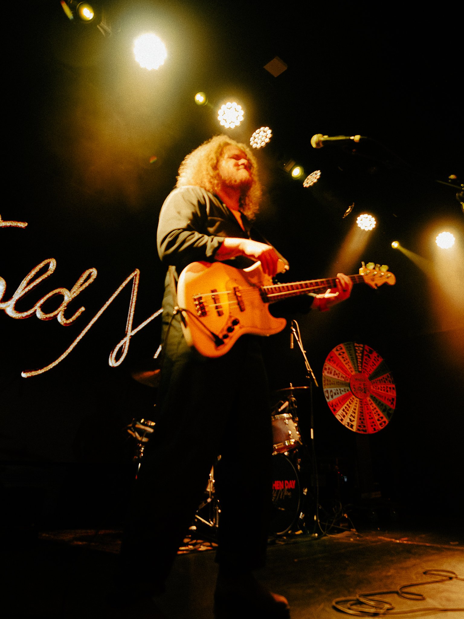 Stephen Day opens his final night of ‘The Gold Mine’ tour with “Kinda Cowgirl,” a track overflowing with romance.