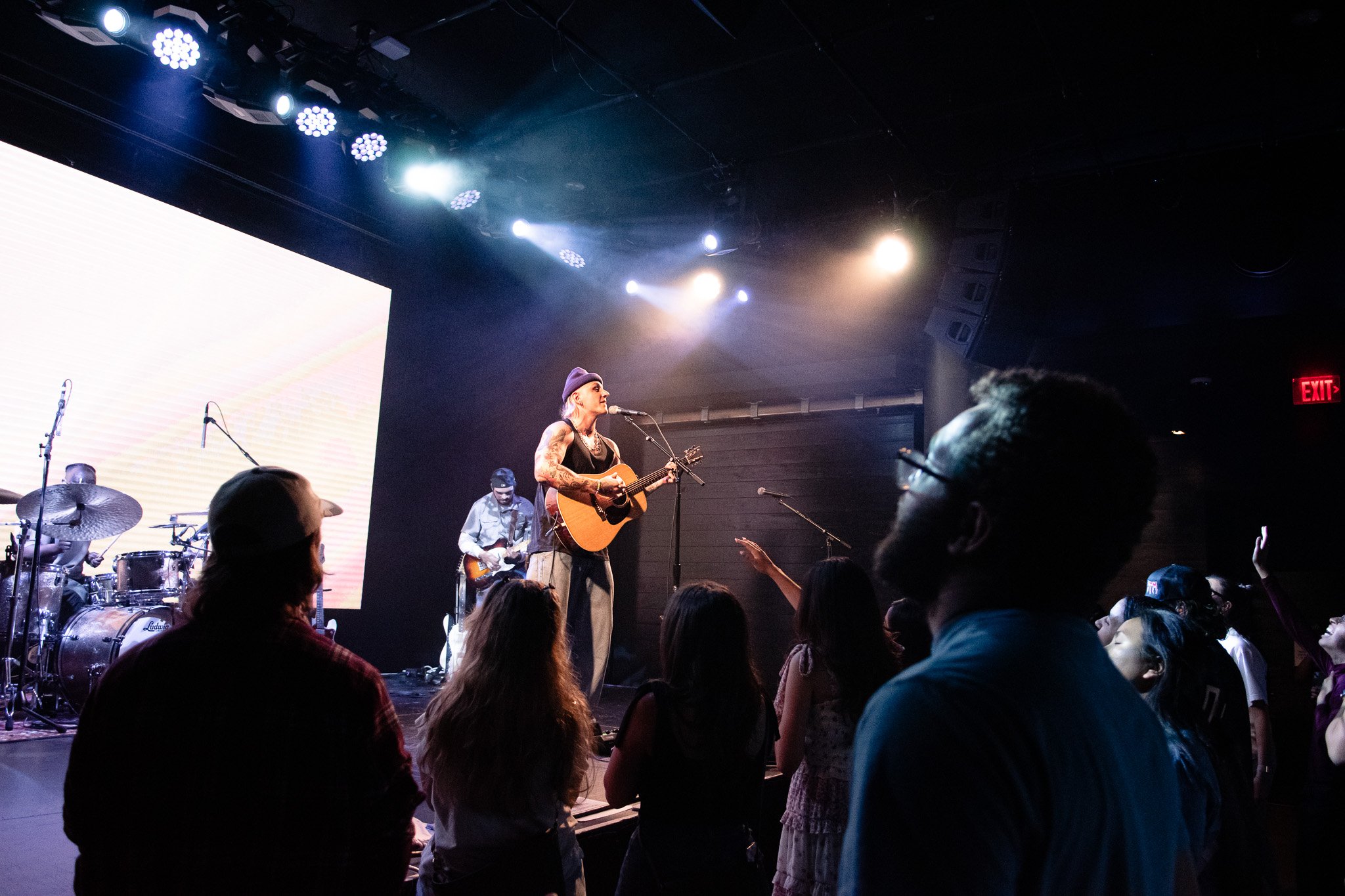 bodie captivates the audience with his emotion-filled voice.