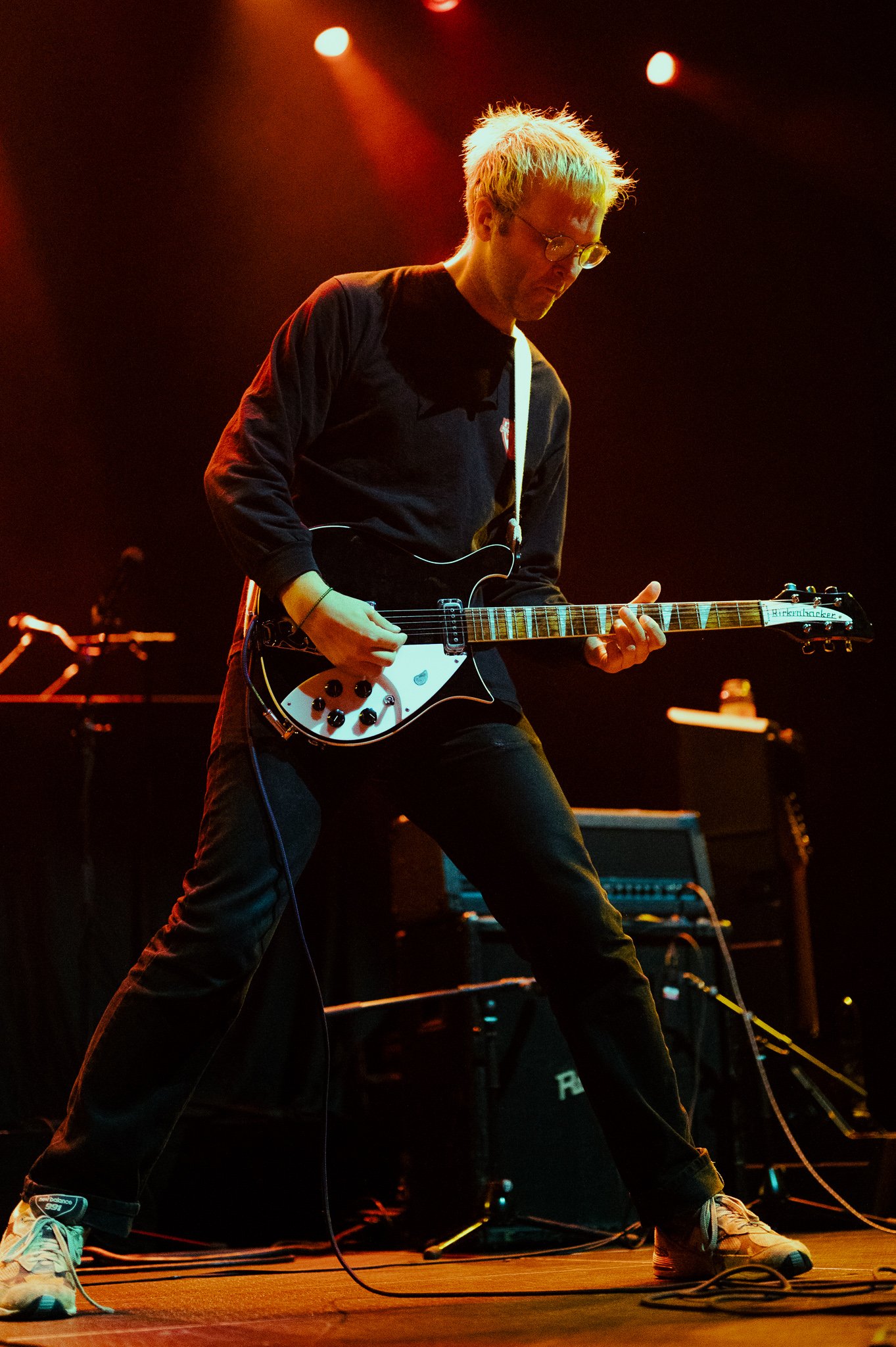American rock band Hotline TNT makes an explosive opening, performing its unreleased song “The Scene.”