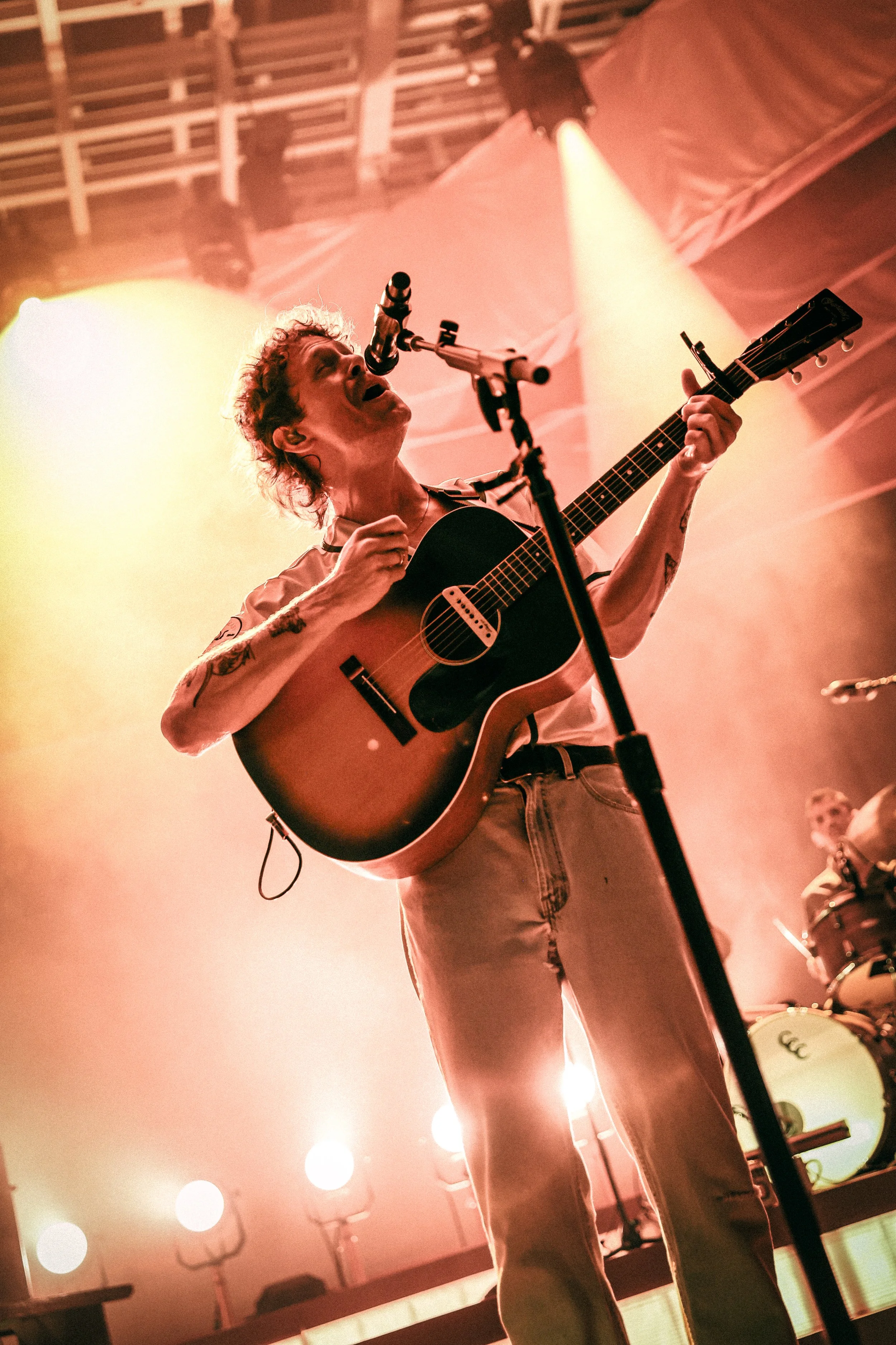  Meier performs old and new hits, spanning over the past 10 years. 