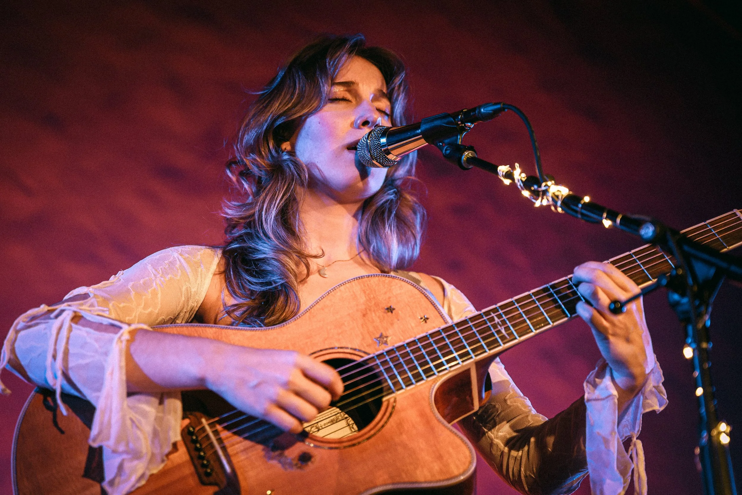 Concert Recap: Sydney Rose at Hollywood’s Masonic Lodge