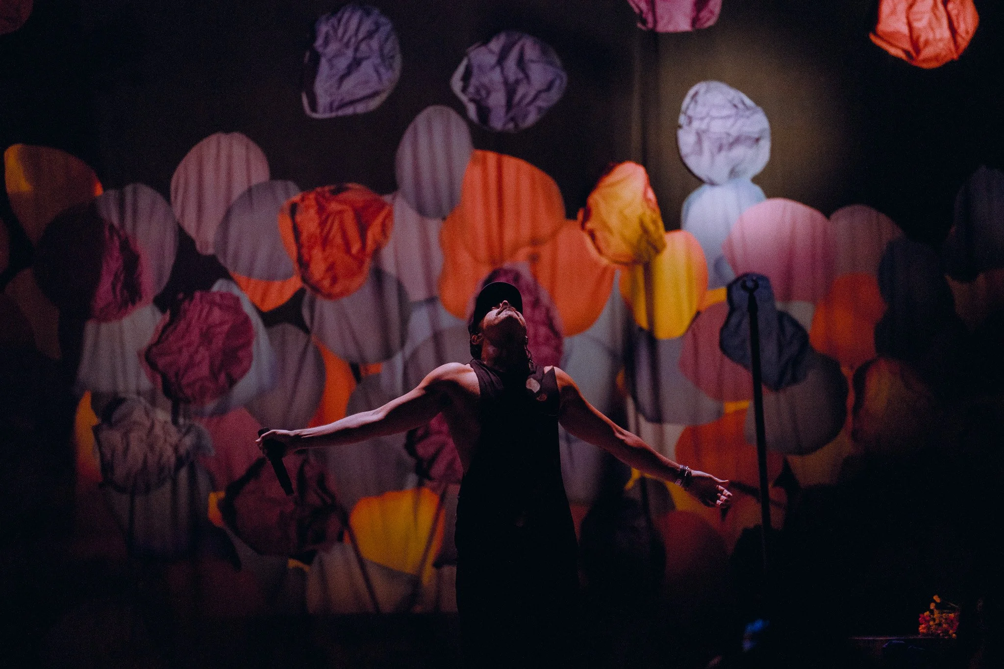 The 2000s alt-rock legends bring a nostalgic, dance-filled night to life.
