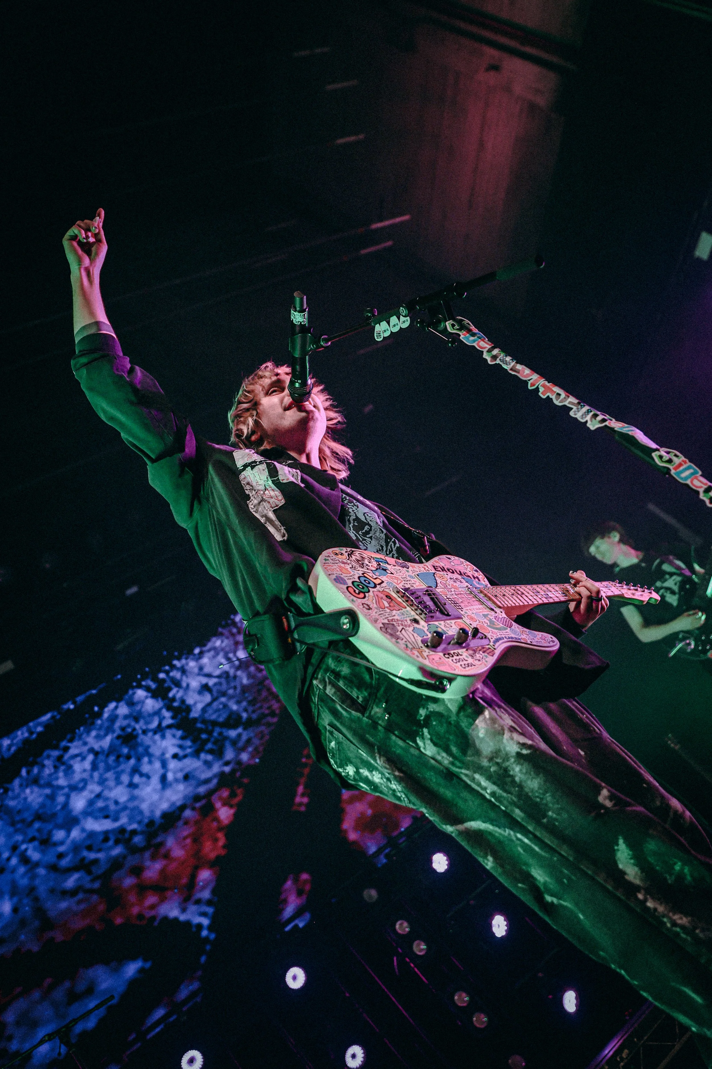  Clifford takes the stage at the Fonda with his debut single “cool.” 