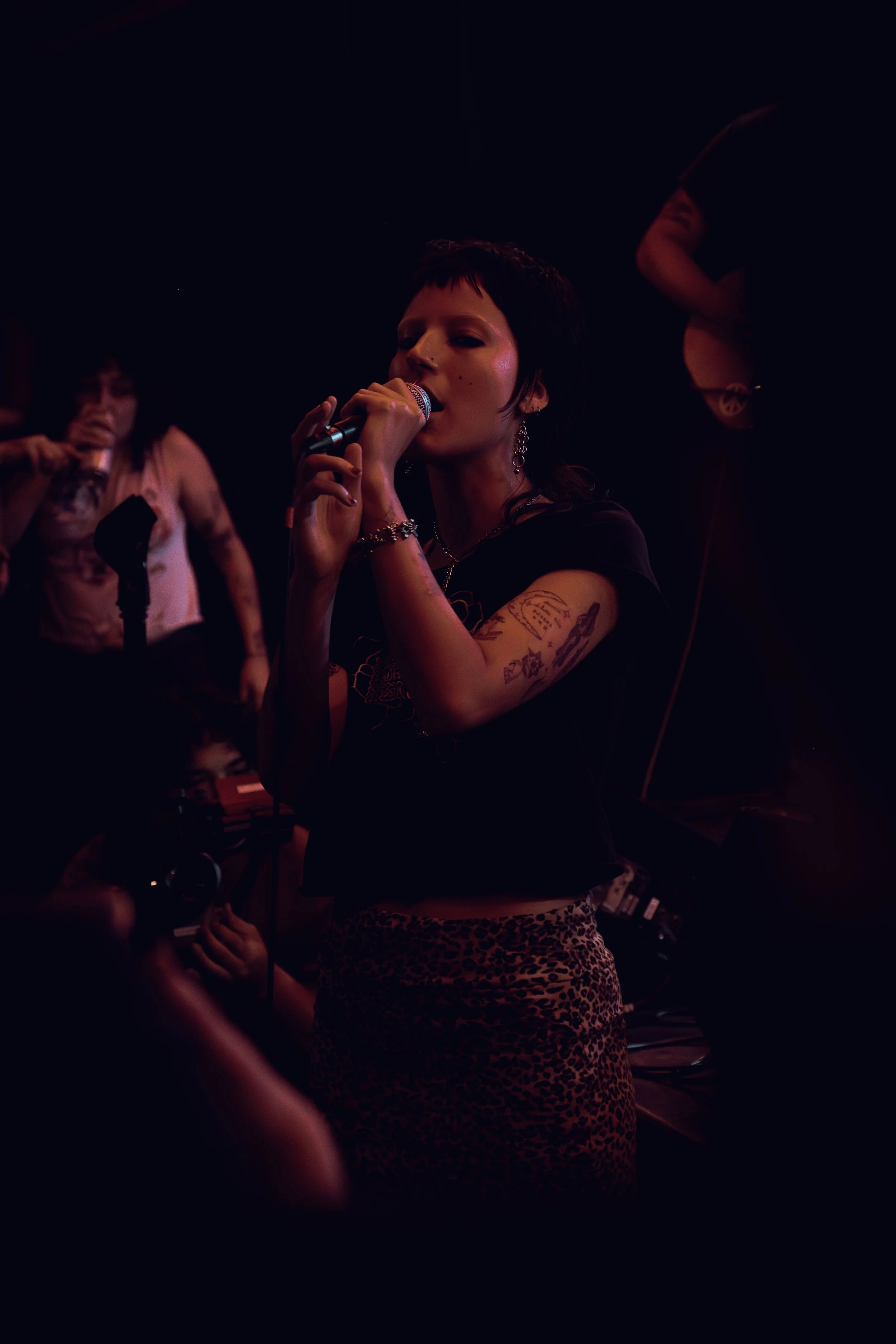 Guiding Light vocalist Elise Cook belts the 2024 hit “Lost” during her band’s opening slot at 29th Street Ballroom.