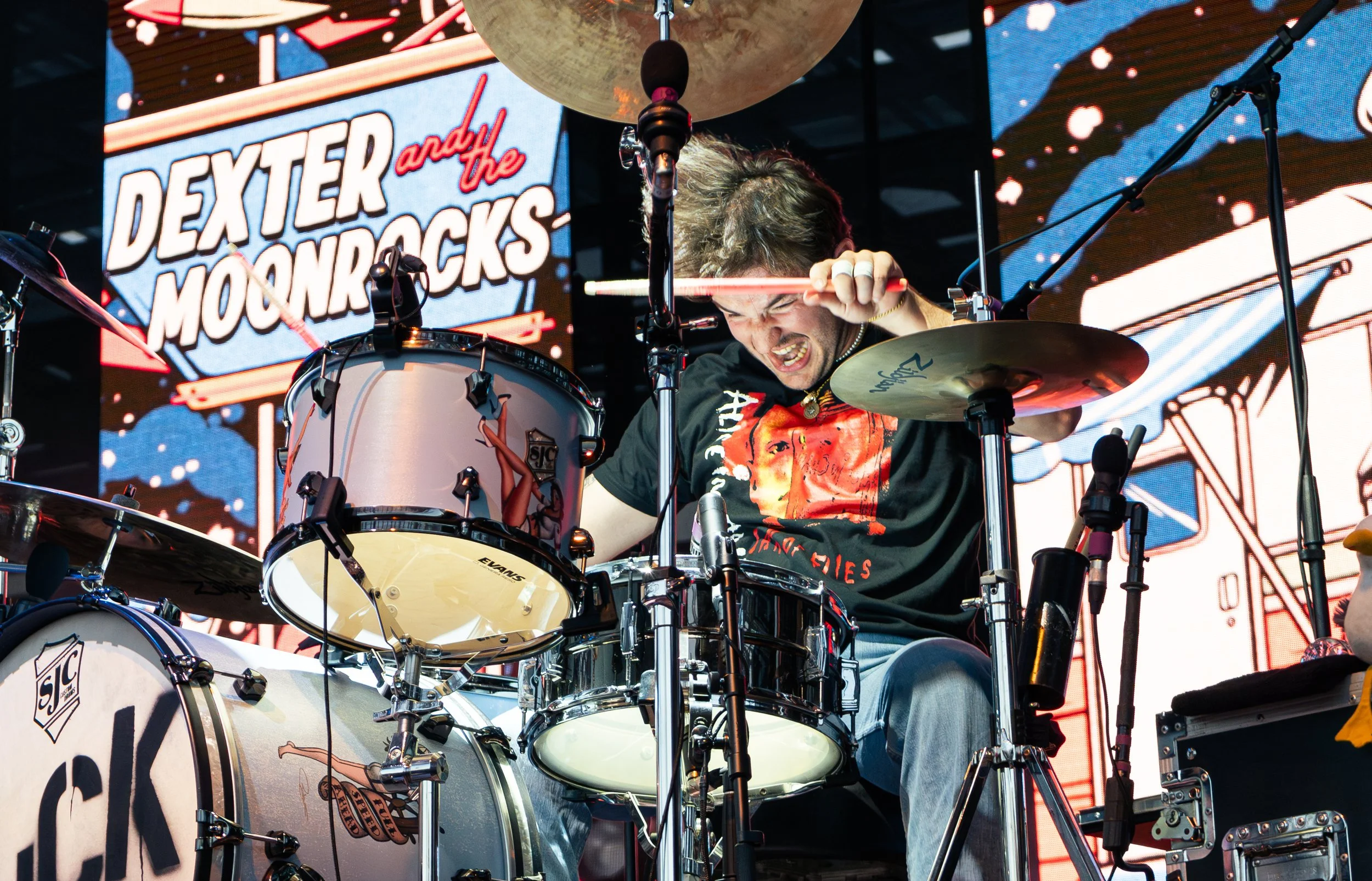 Drummer Ryan “Fox” Fox dramatically bangs on the drums during a cover of “Messed Up Kid” by Tyler Childers.