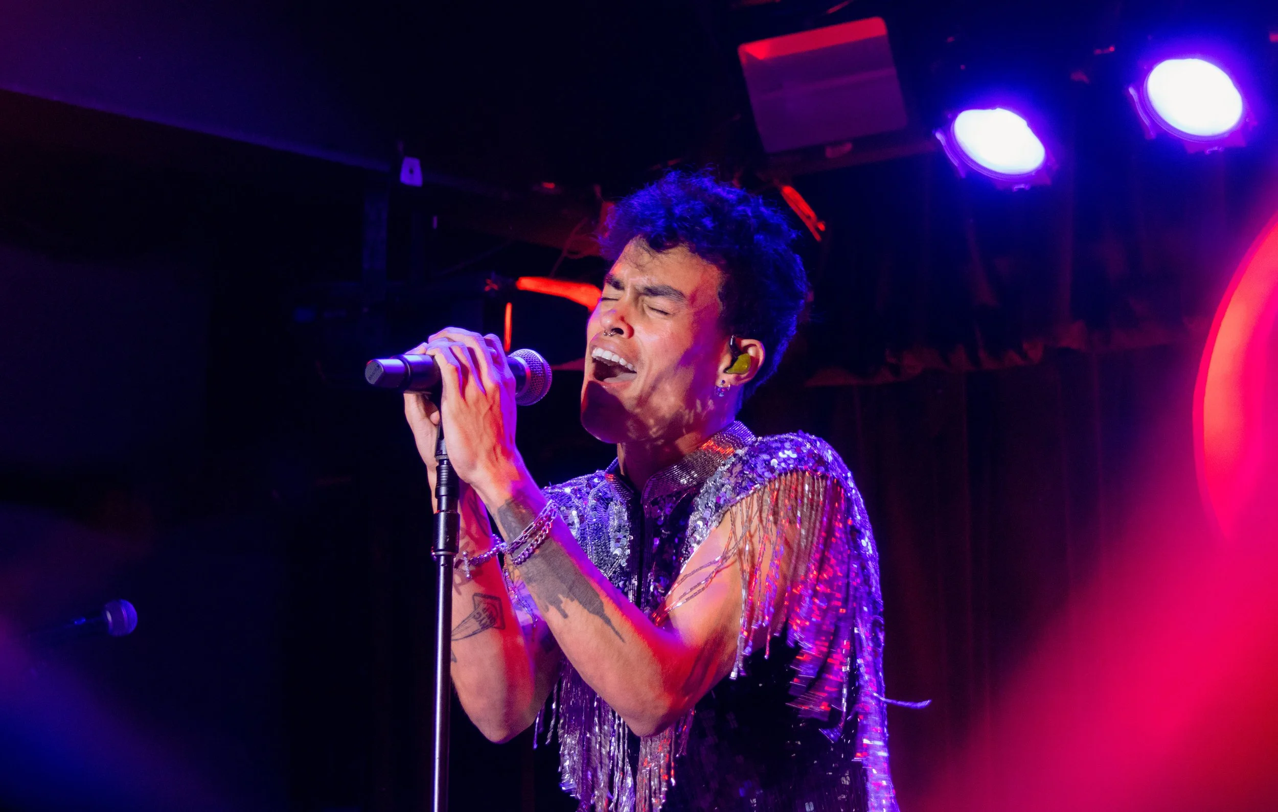  Edwin Honoret sings “Talking” during his opening set for Jack &amp; Jack. 