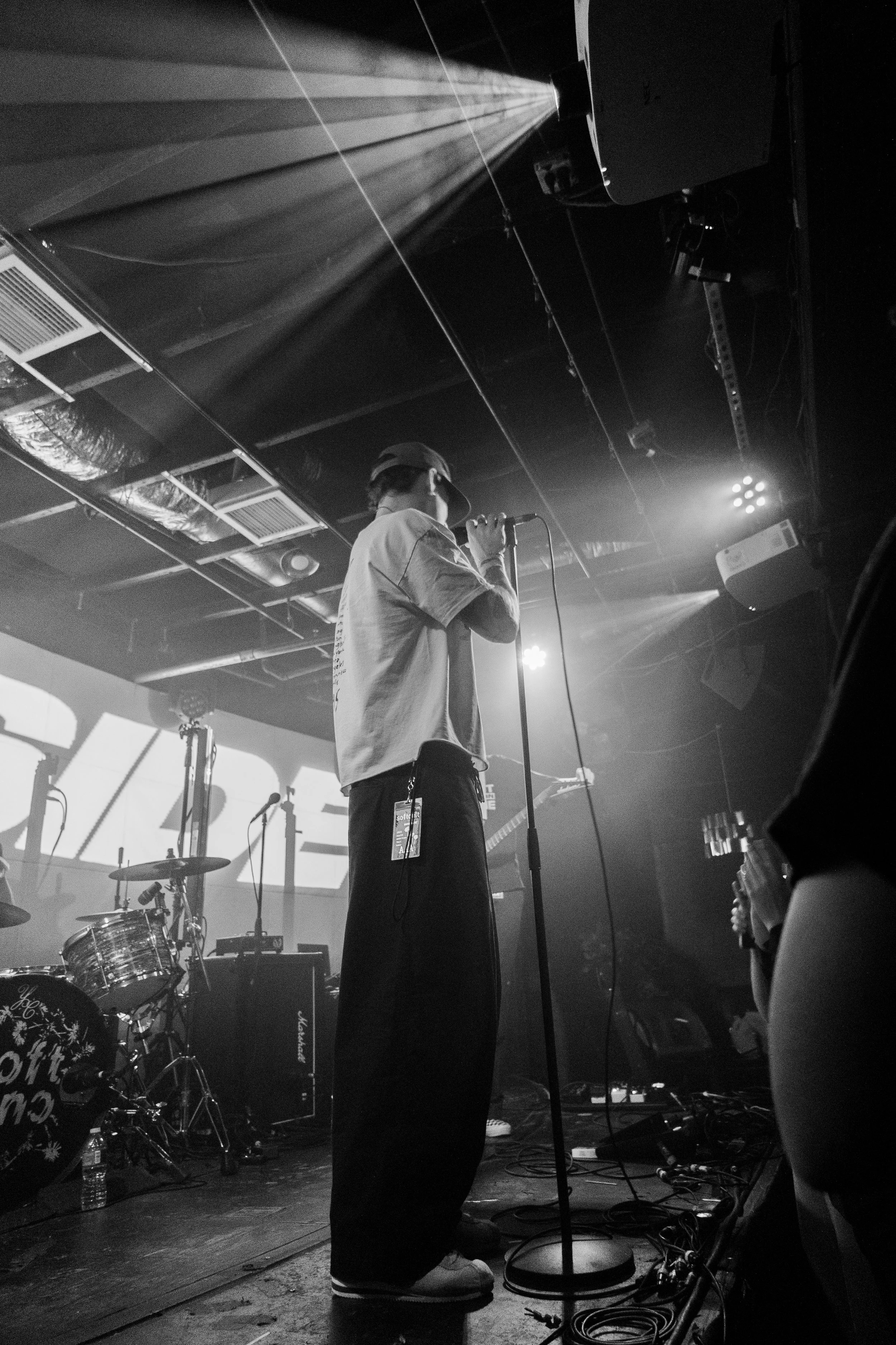  For its first tour in America, Australian trio Wayside takes the stage, kicking off its energetic set with the song “Safe Forever” from its album  What Does Your Soul Look Like.  