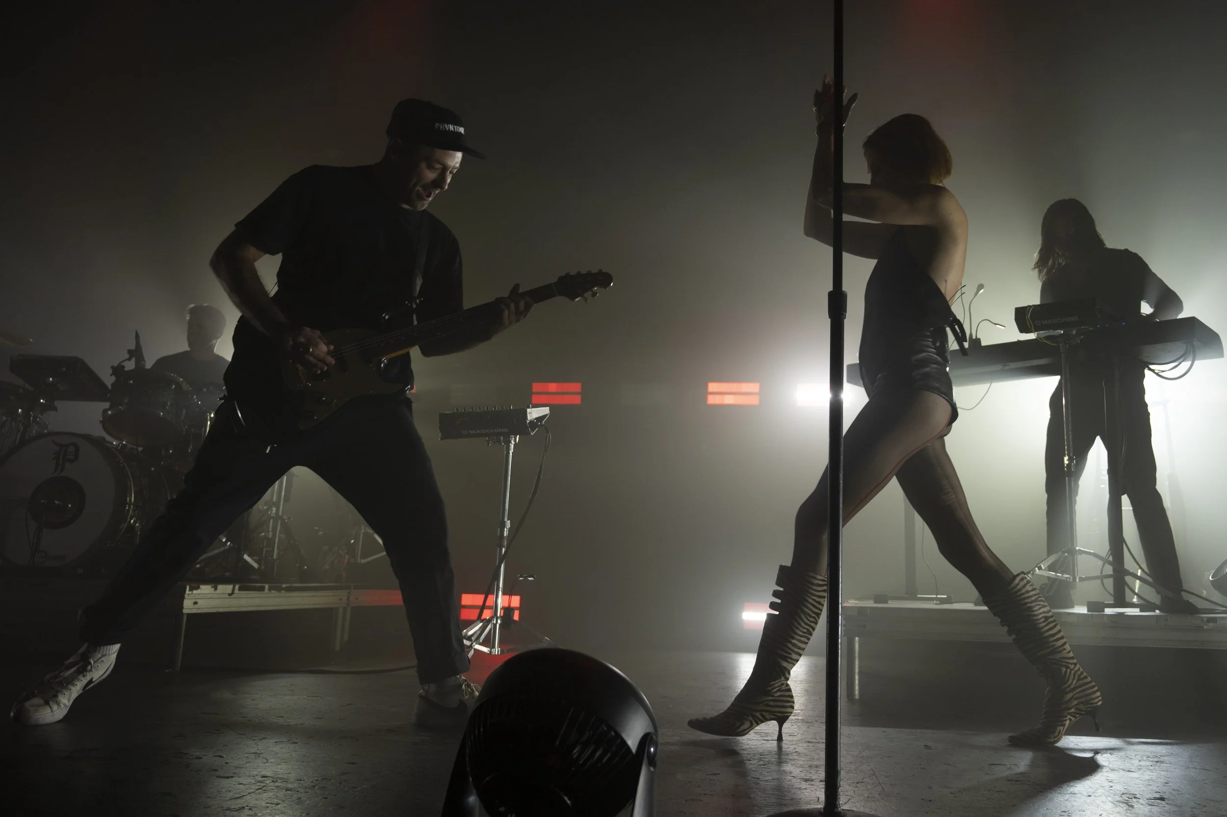  &nbsp;Multi-instrumentalists Josh Carter and Sarah Barthel set the stage aflame with an igniting rendition of “You Don’t Get Me High Anymore.” 