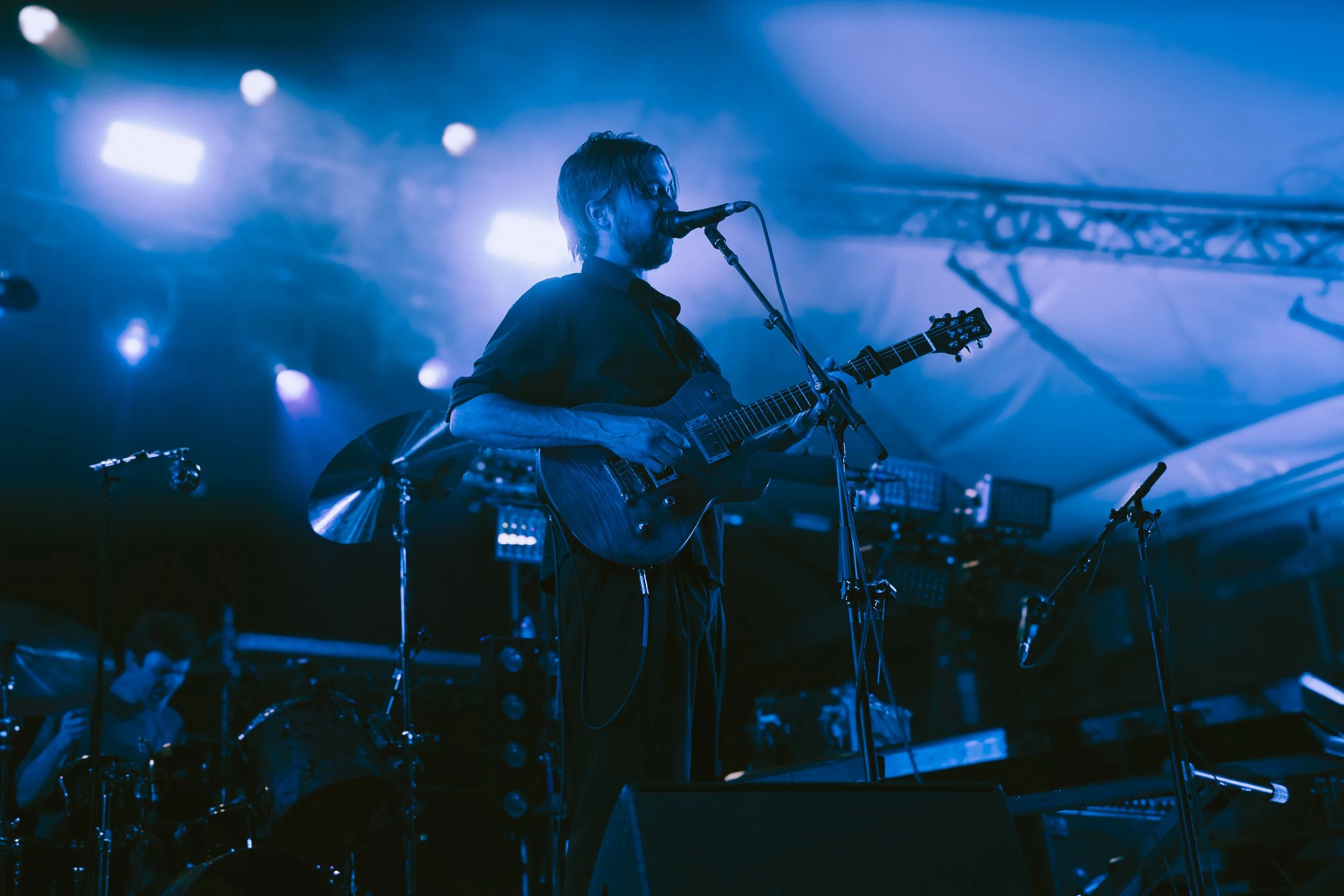 Alex G performs “June Guitar” from his 2025 indie-rock album Headlights with strong emotion .