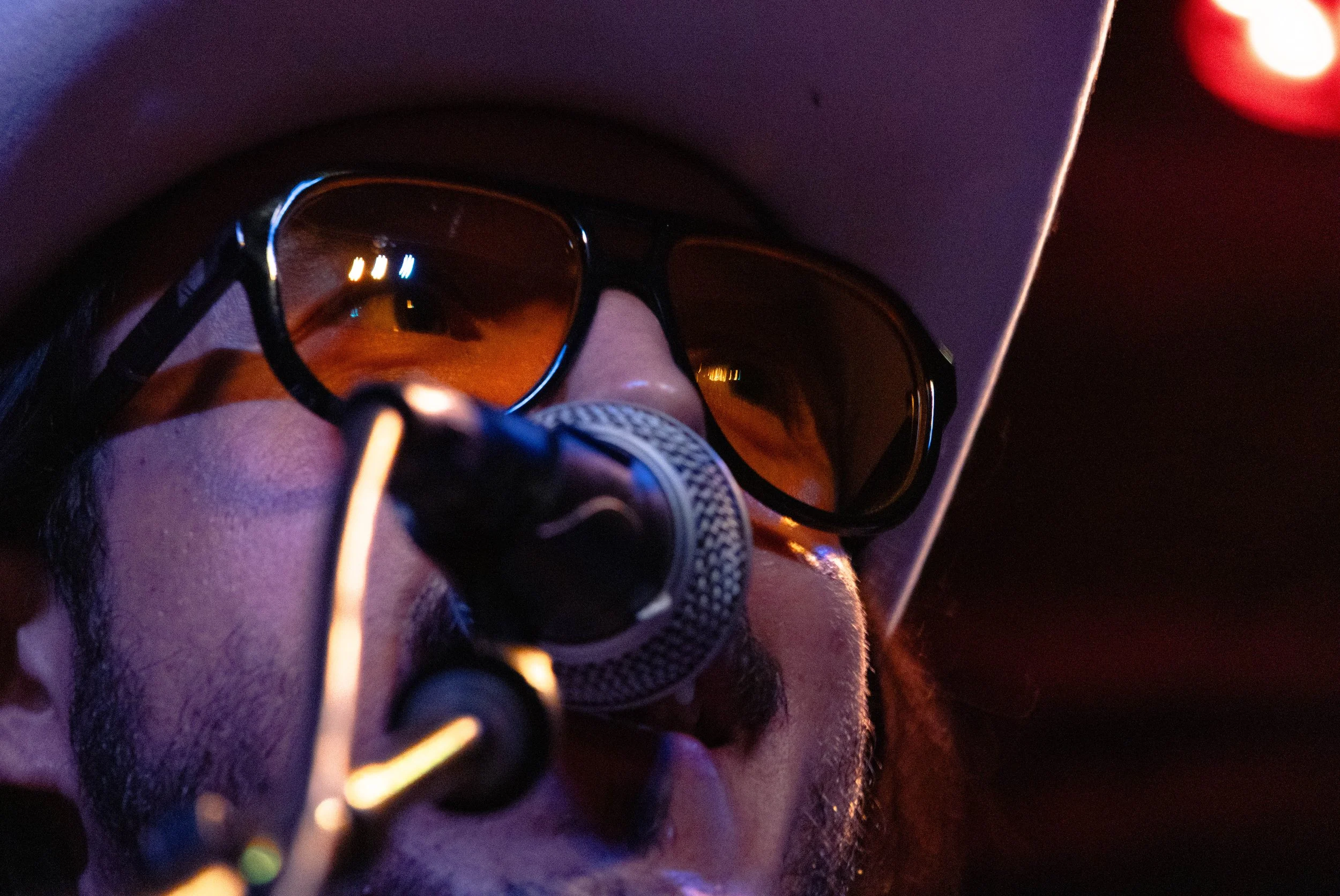  Cross sings the upbeat country song “Doin Fine.” 