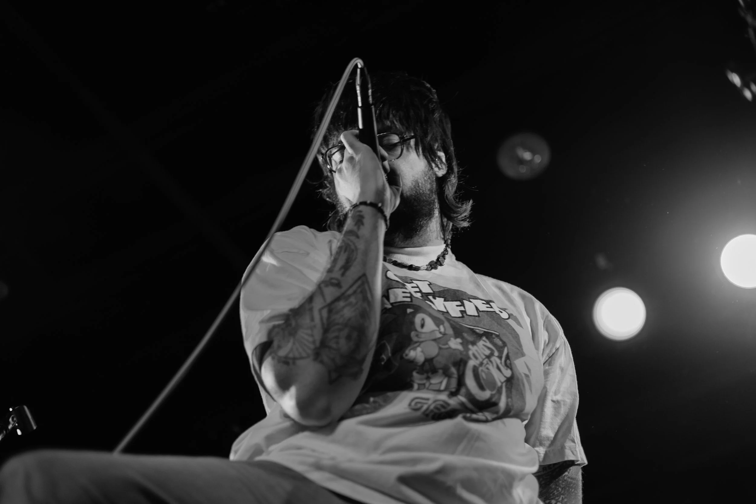 Minnesota-based band DURRY powerfully kicks off its set with its song “Bully” off its newest album,  This Movie Sucks .