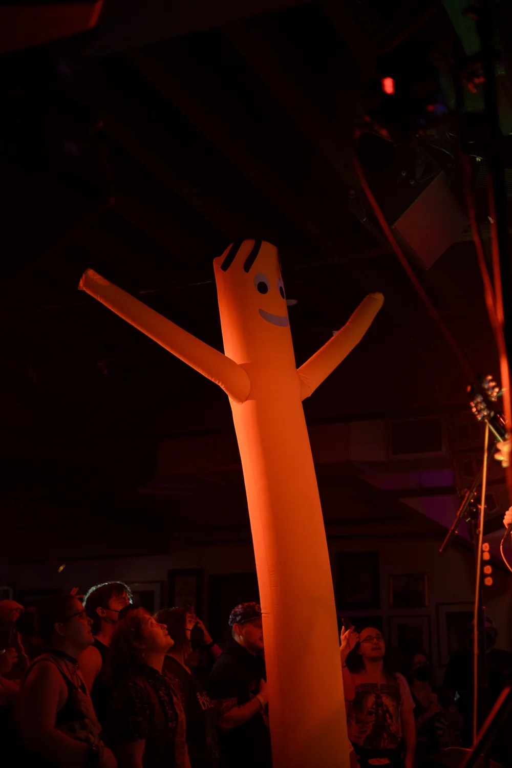  Tony the Inflatable Tube Man takes over the ending of DURRY’s set at Antone’s Austin Nightclub. 