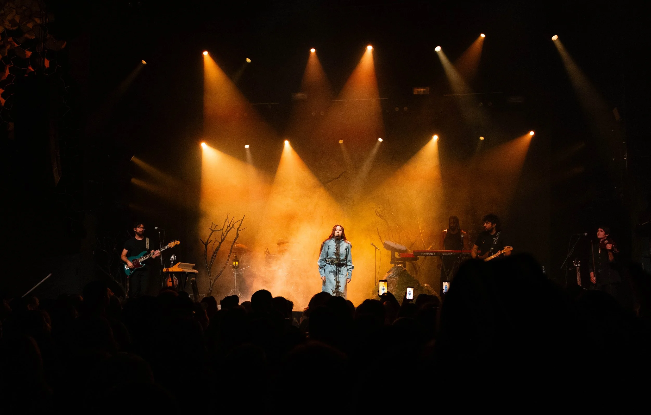  Noah Cyrus performs “New Country” off her newest album  I WANT MY LOVED ONES TO GO WITH ME.  