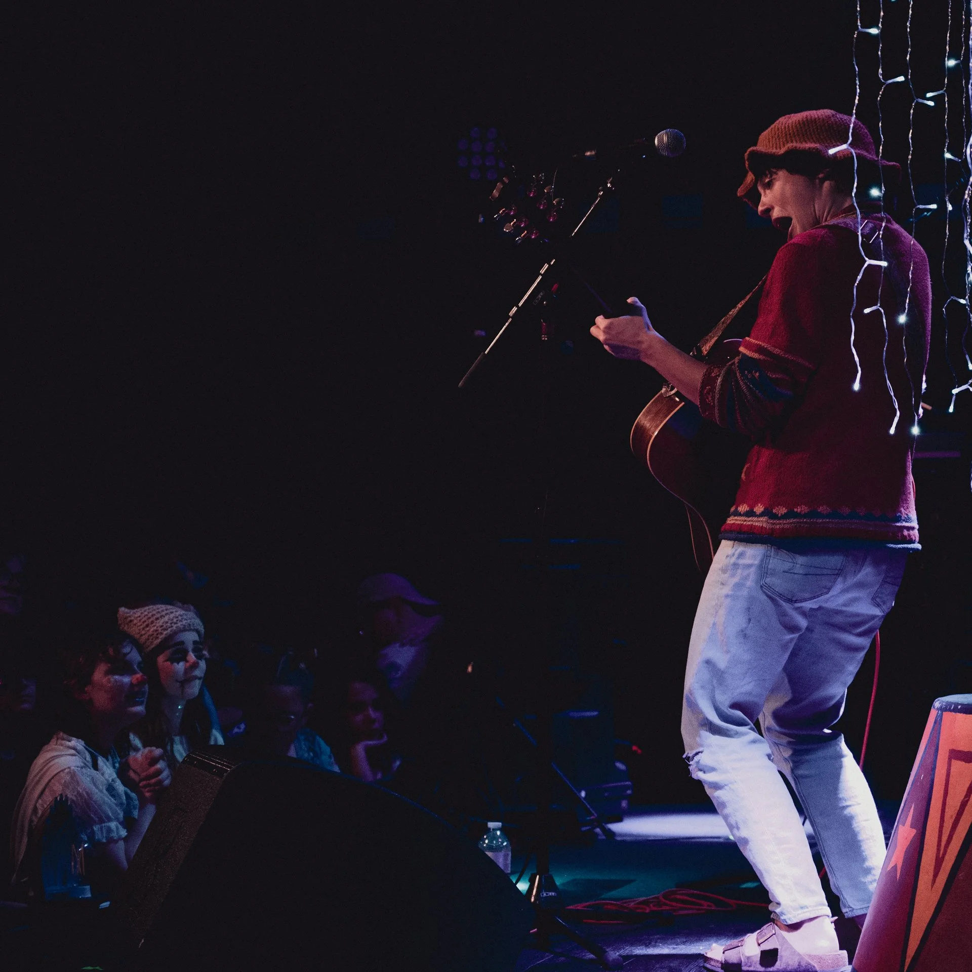  Folk-pop artist Amelia Day opens for Madilyn Mei with an acoustic set filled with songs inspired by mythology, personal relationships, and queerness, including recent single “Lady Los Angeles.” 