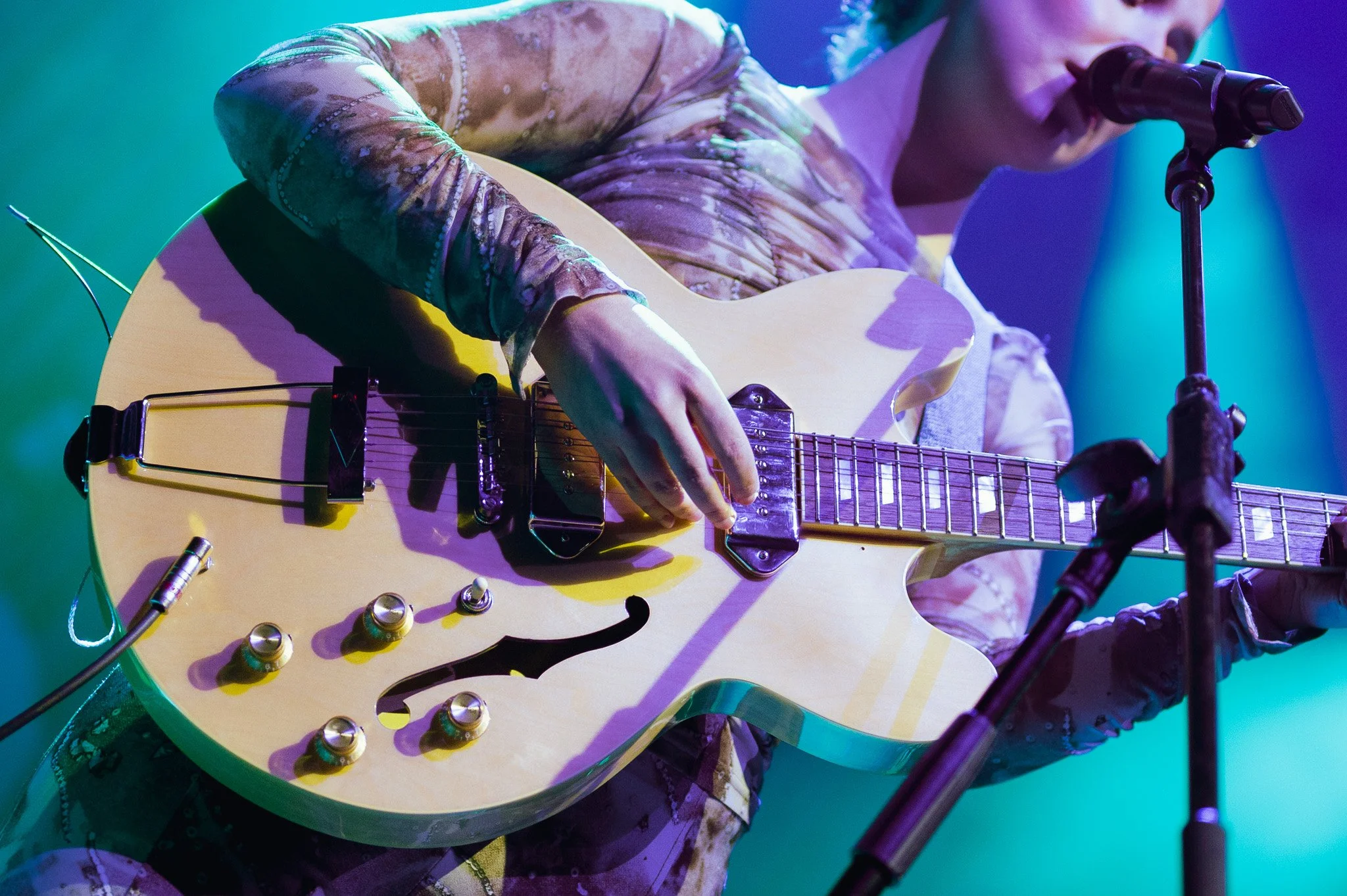  The rich and warm voice of Arny Margret makes for a resonant performance of “I Miss You, I Do,” the title track of her new album. 