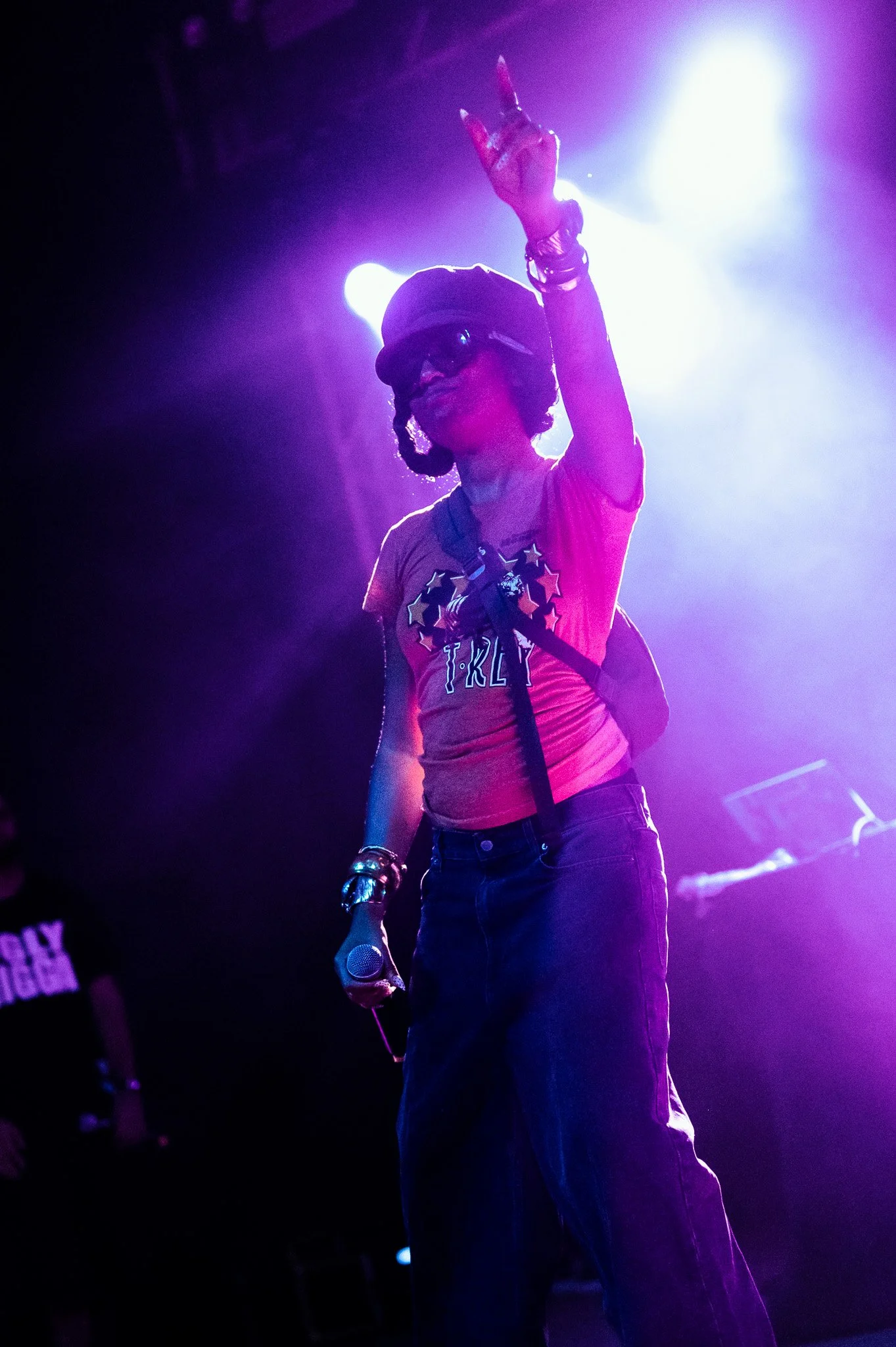  Liv.e’s deep voice fills the venue as she performs songs from  Girl In The Half Pearl . 