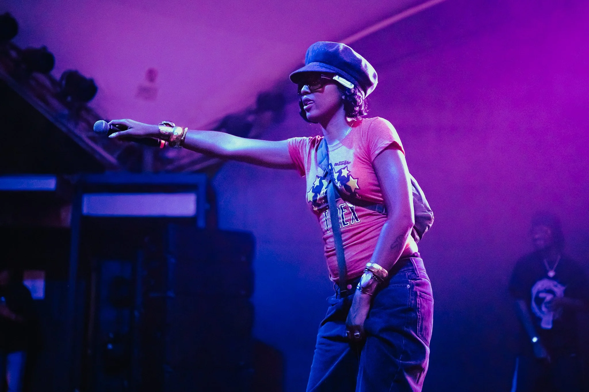  Liv.e’s deep voice fills the venue as she performs songs from  Girl In The Half Pearl . 