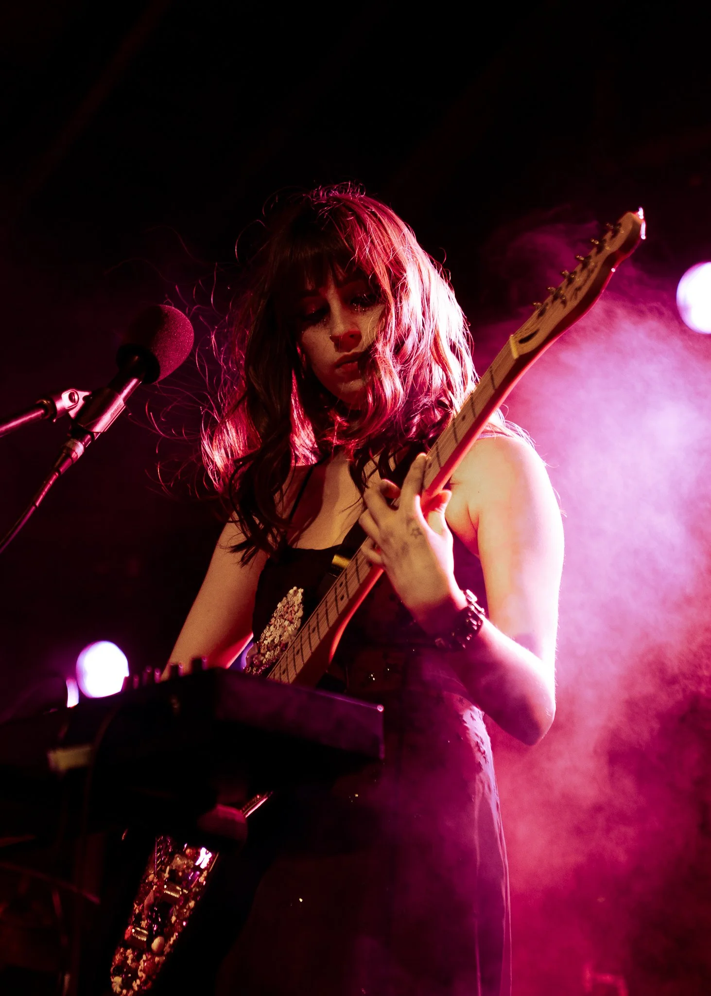  Indie artist Ayleen Valentine kicks off the night performing songs from her debut album  little rainbows after death . 