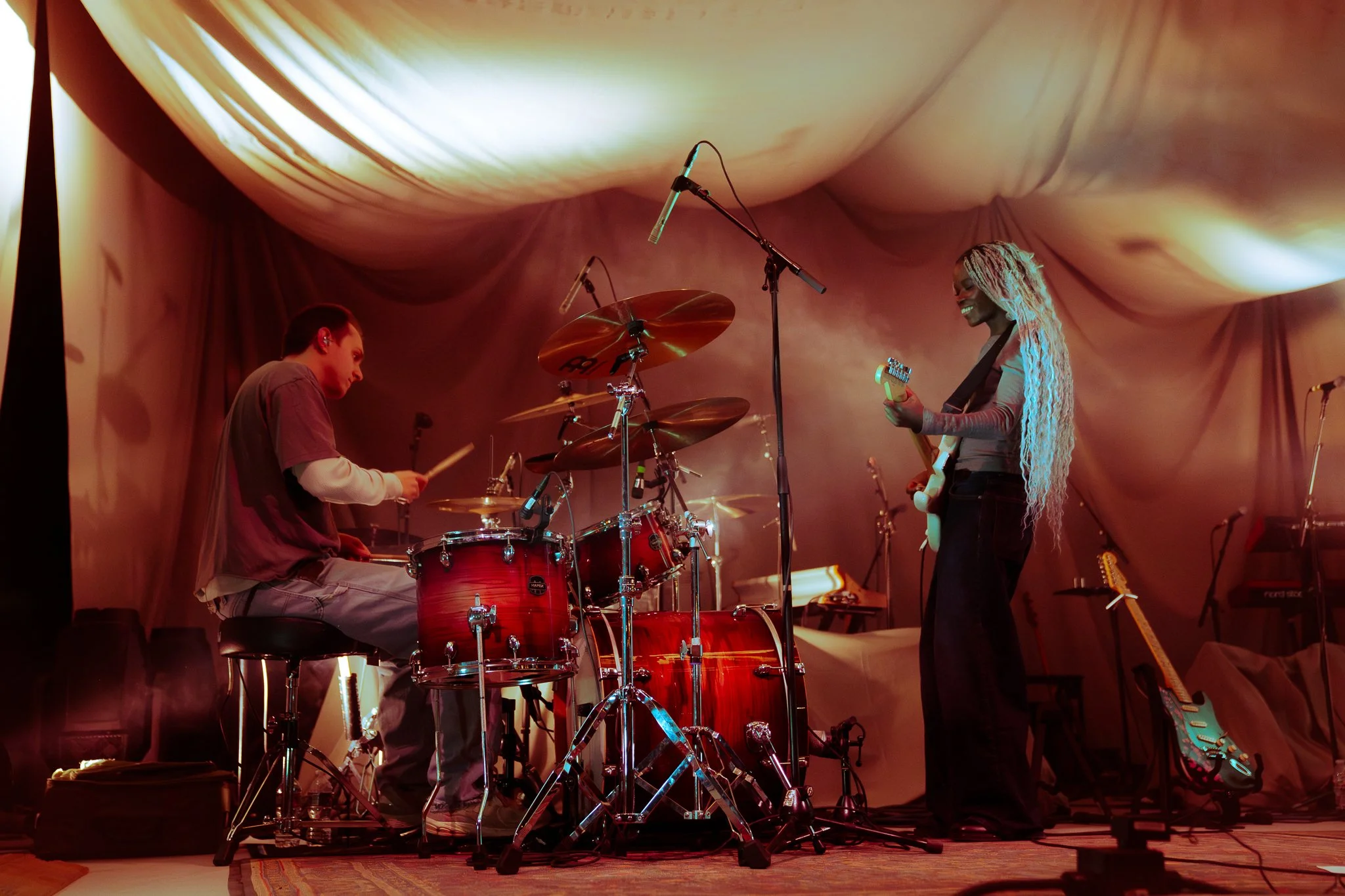  Alt-indie artist Hannah Jadagu kicks off the night performing songs from her latest album  Describe.  