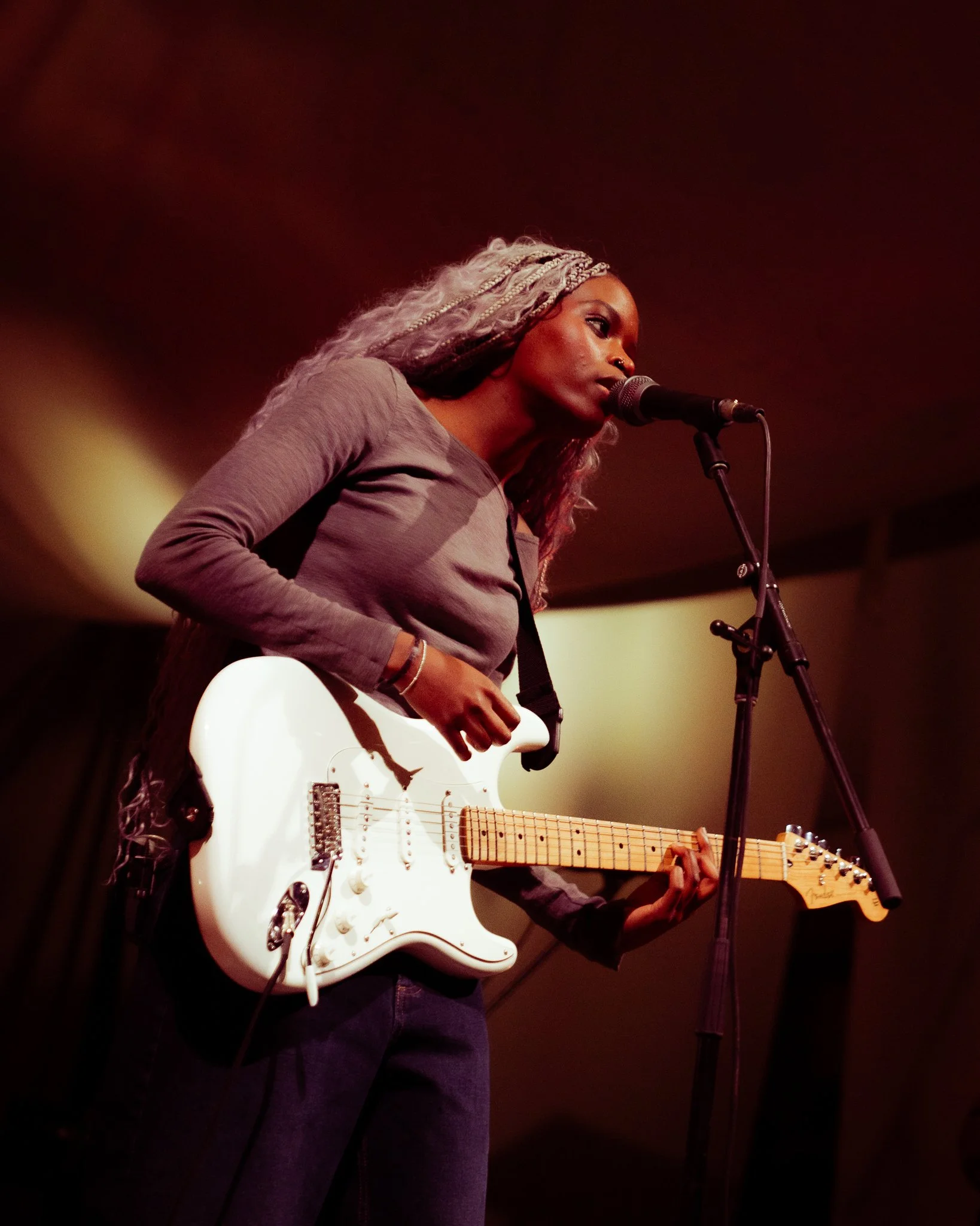  Alt-indie artist Hannah Jadagu kicks off the night performing songs from her latest album  Describe.  