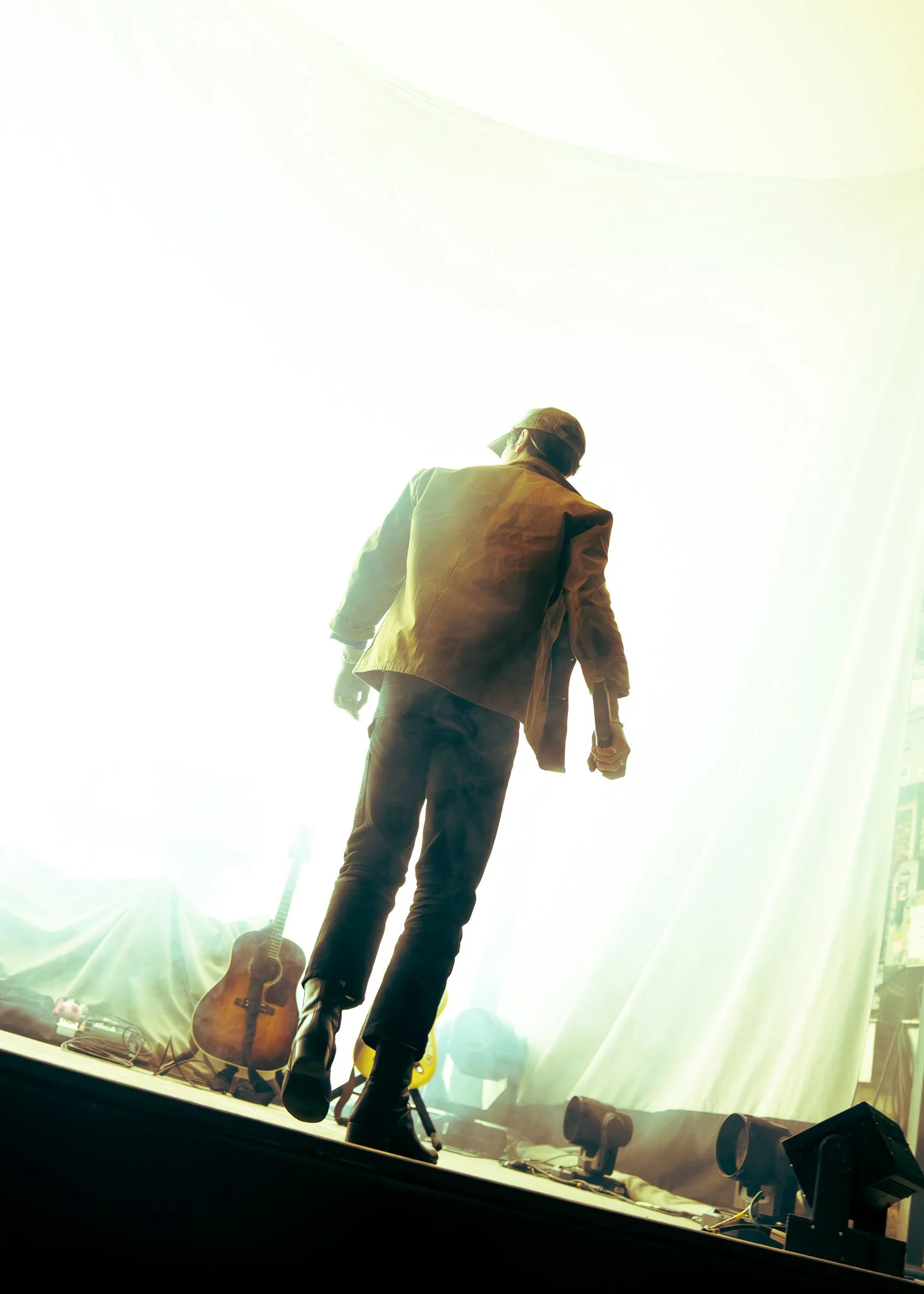  Del Water Gap, Samuel Holden Jaffe, emerges from the light and starts singing the lyrics to “Small Town Joan of Arc”: “Pulling rain from the mud / It’s a pain, it’s a rush / When you’re hopelessly in love / With a small town Joan of Arc.” 