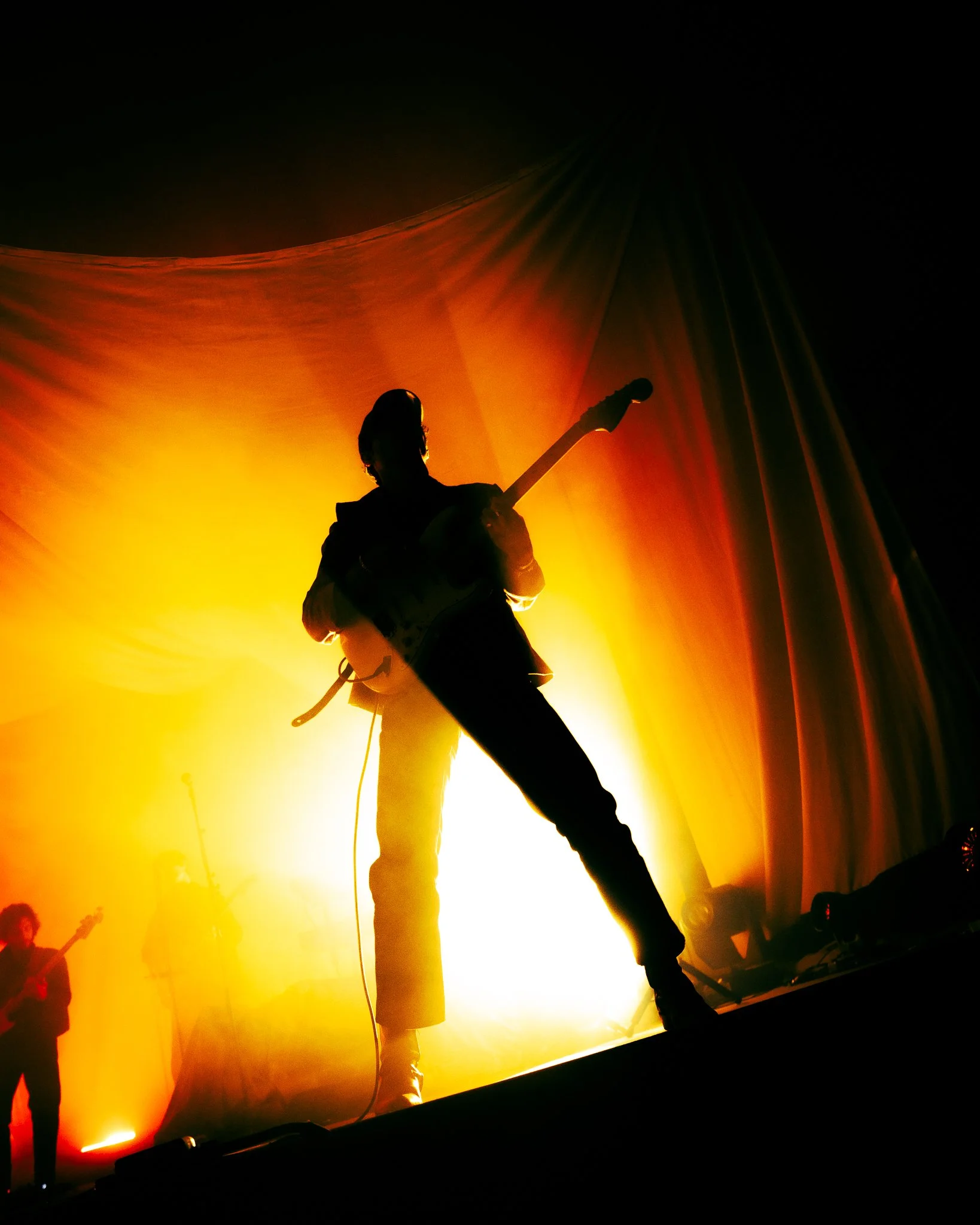  Jaffe gazes into the crowd as the intro for “Better Than I Know Myself” blares through the speakers. 