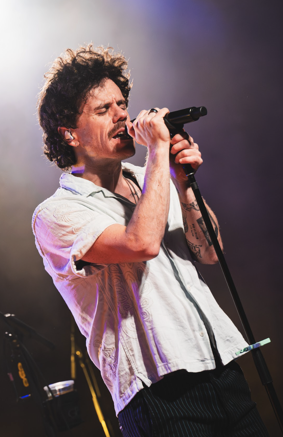  Canadian band The Strumbellas perform “Hanging Out In My Head." 