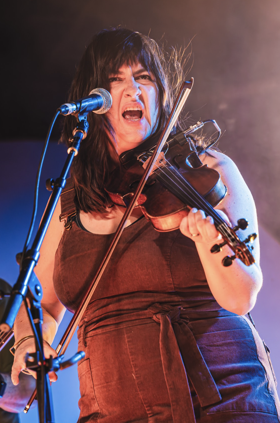  Canadian band The Strumbellas perform “Hanging Out In My Head." 