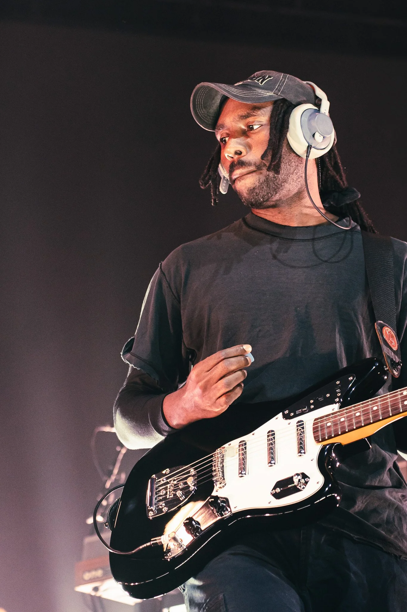  Dev Hynes, also known as Blood Orange, kicks off the show with “I Wanna C U.” 