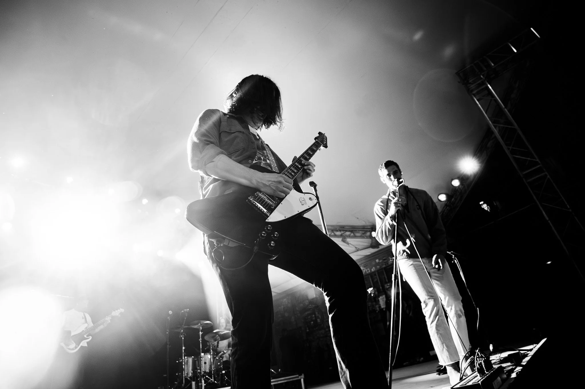  Ritter and guitarist Nick Wheeler enliven Stubb’s with their energetic performance of “My Paper Heart.” 