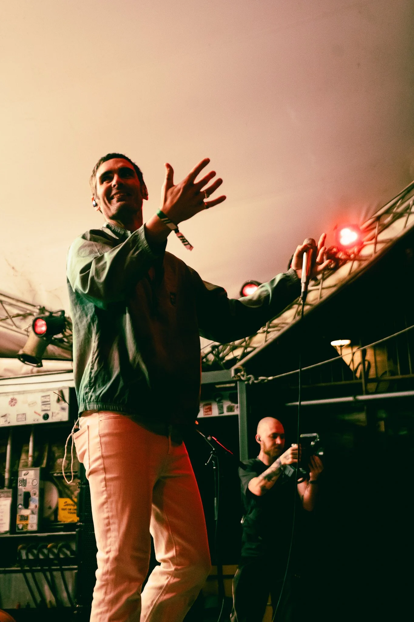  Ritter and guitarist Nick Wheeler enliven Stubb’s with their energetic performance of “My Paper Heart.” 