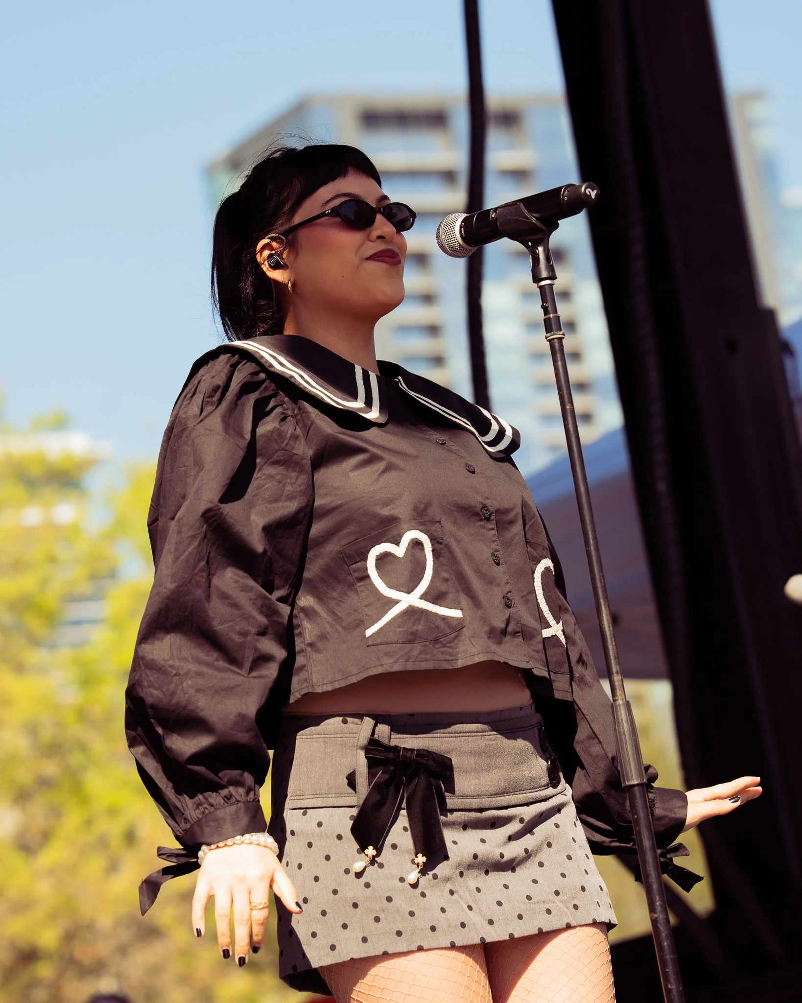  Dream-pop duo The Two Lips charm the crowd with their creative choreography on the SXSW Stage. 