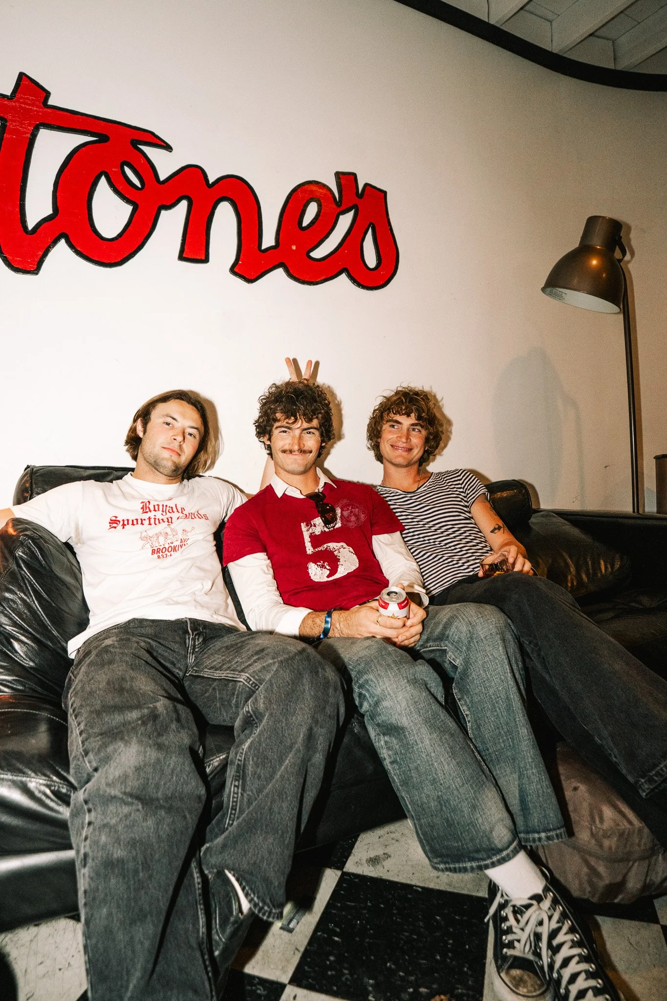  Southern California-based trio Sun Room relaxes in Antone’s green room before taking the stage. 