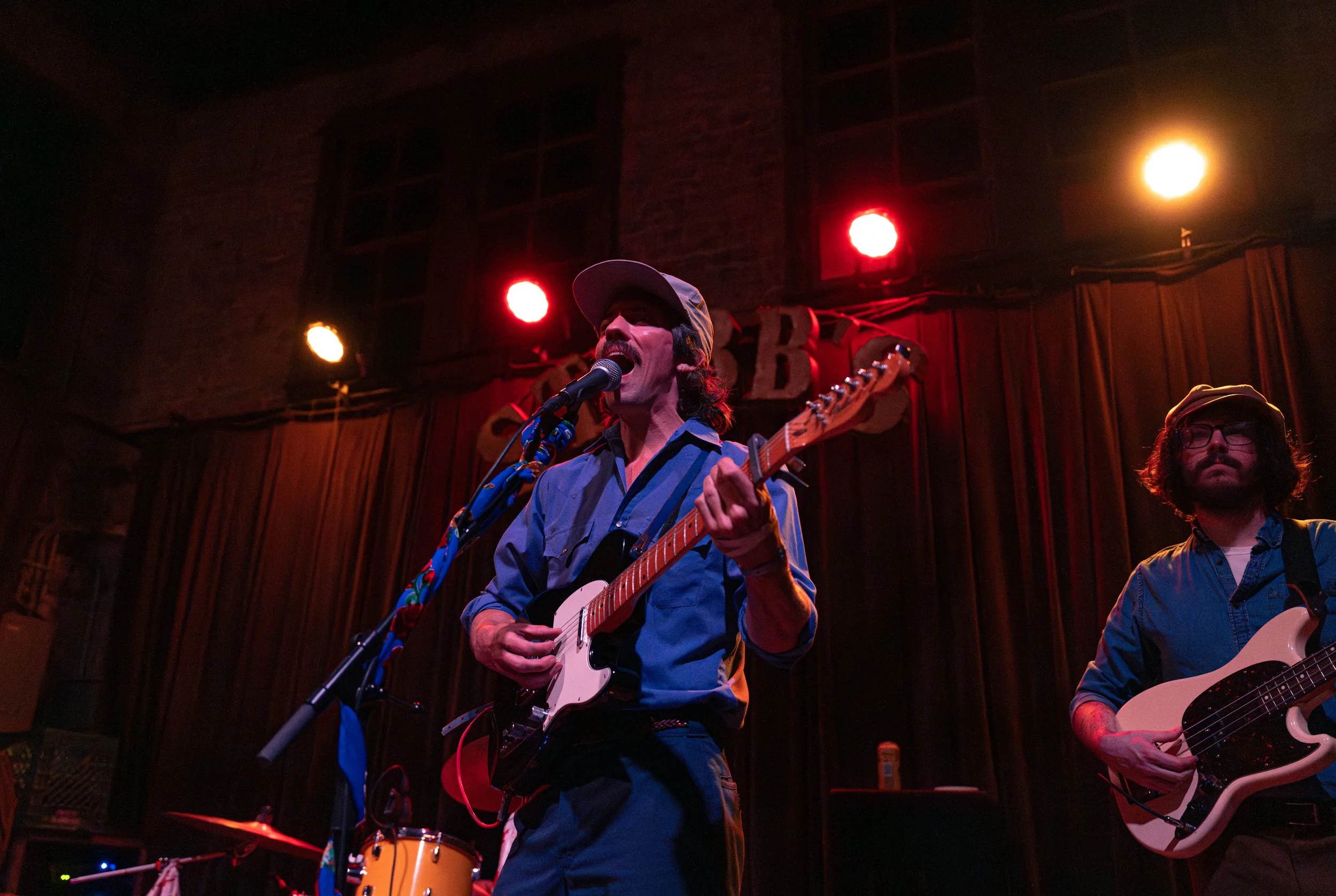  Tuskola fills the room with a folksy ambiance as he closes out the night with “Blue Collar.” 