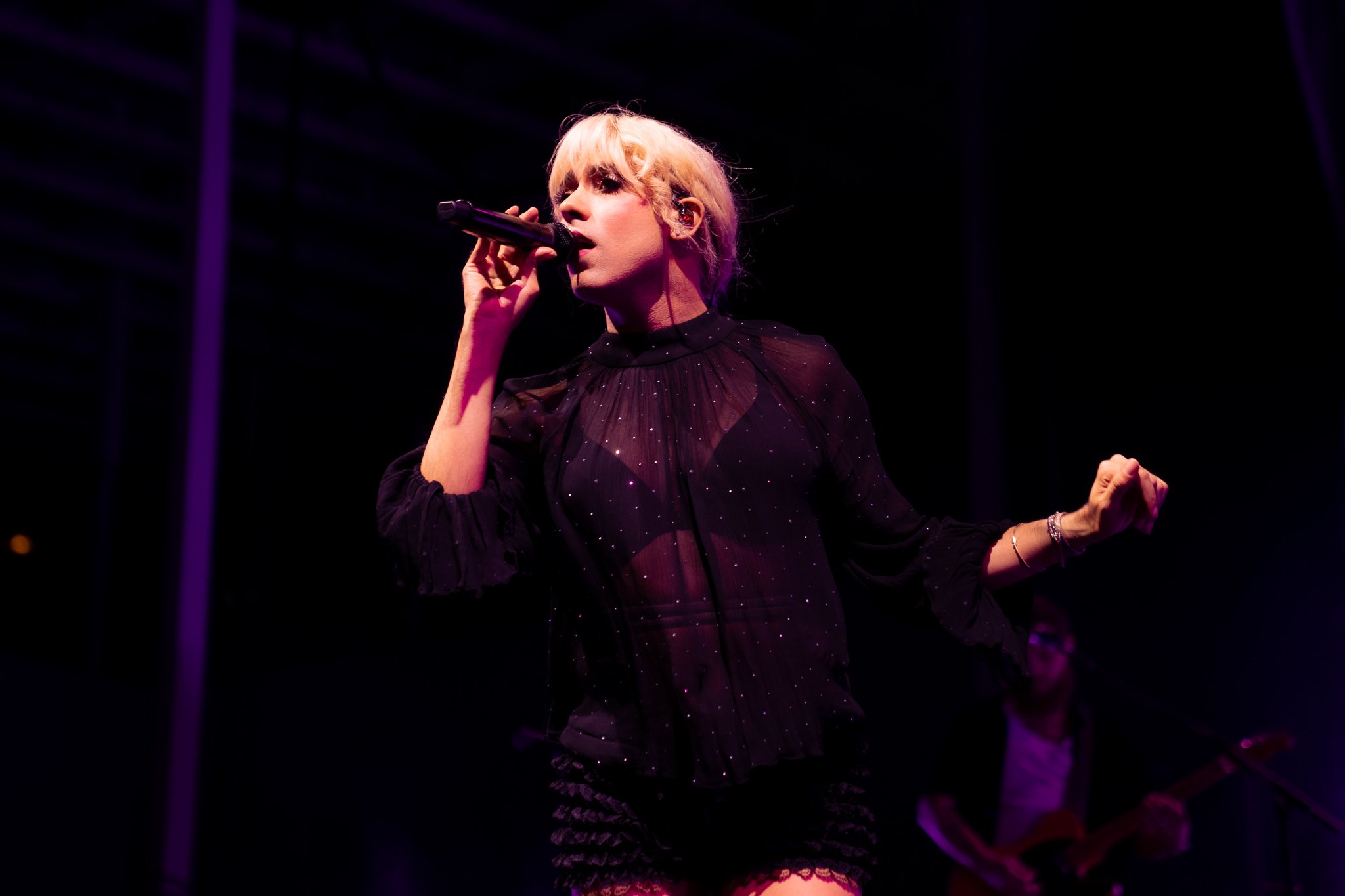  Melo’s energetic vocals melt into the lyrics of “Dang”: “I’ve been working on a project, it’s called you / And I do or die, and I’m bleeding love.” 