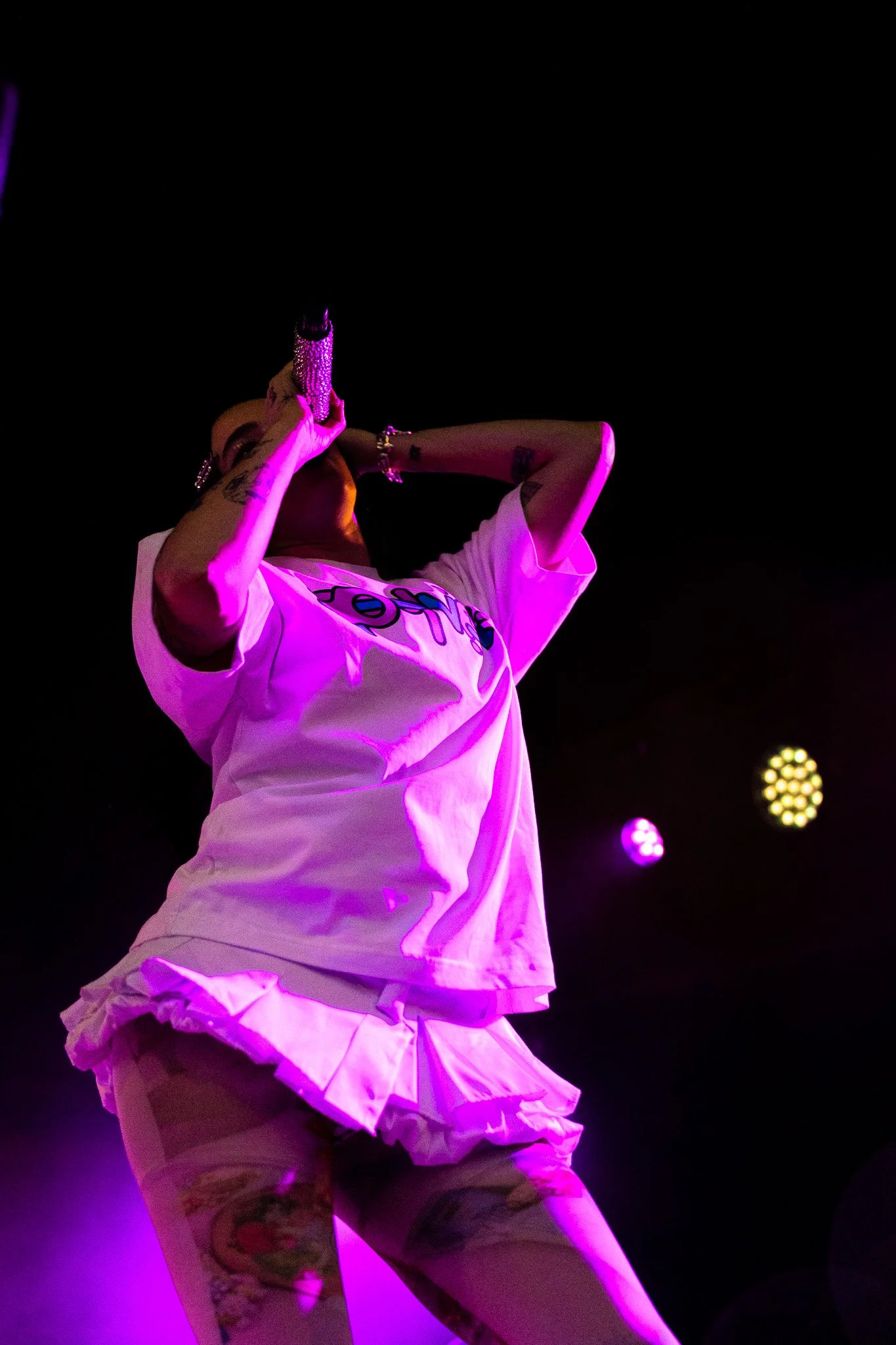  BENEE sings “Cinnamon” from her 2025 album,  Ur an Angel I’m Just Particles.  