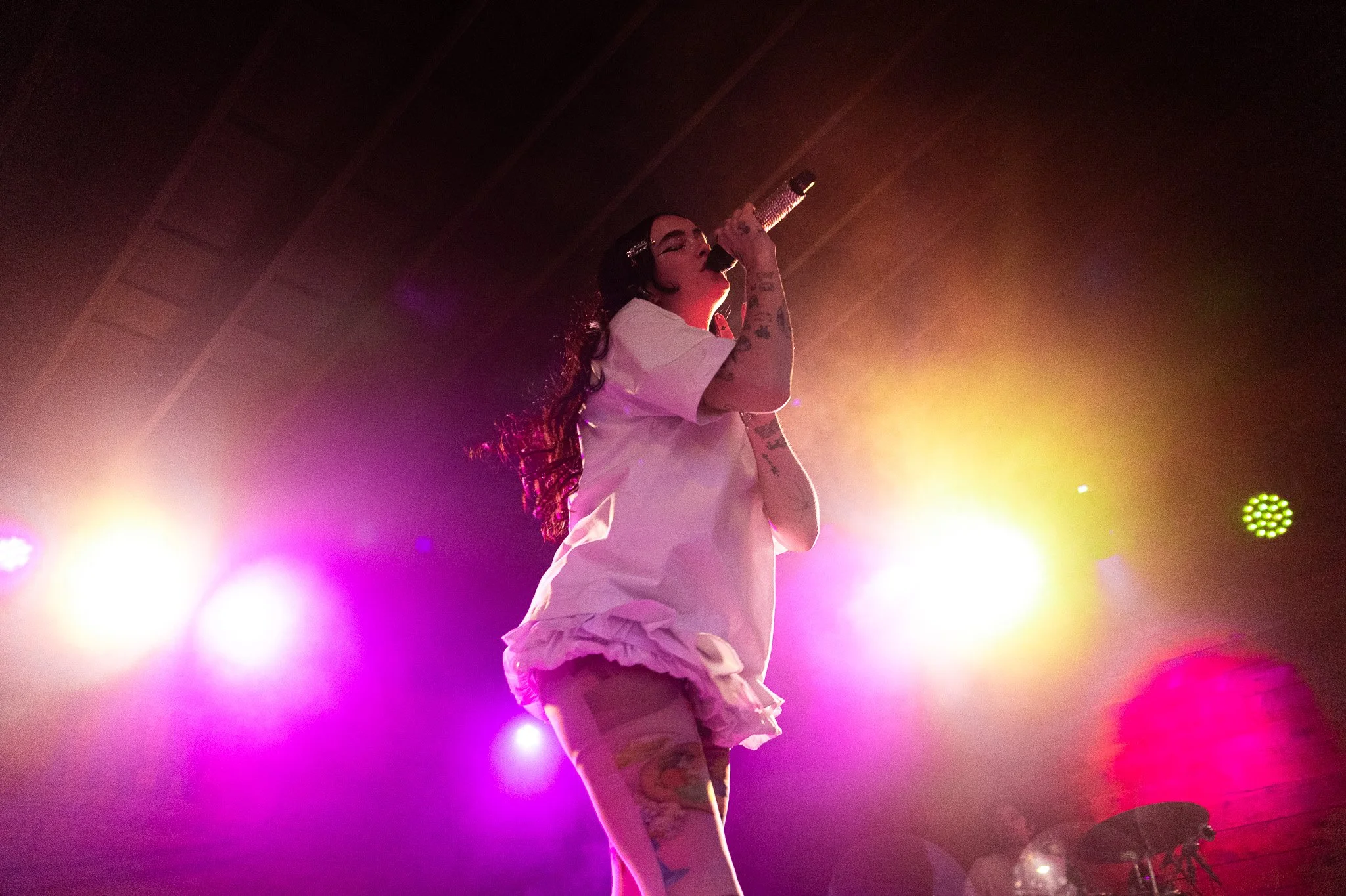  &nbsp;BENEE performs “Vegas” for fans in Austin. 