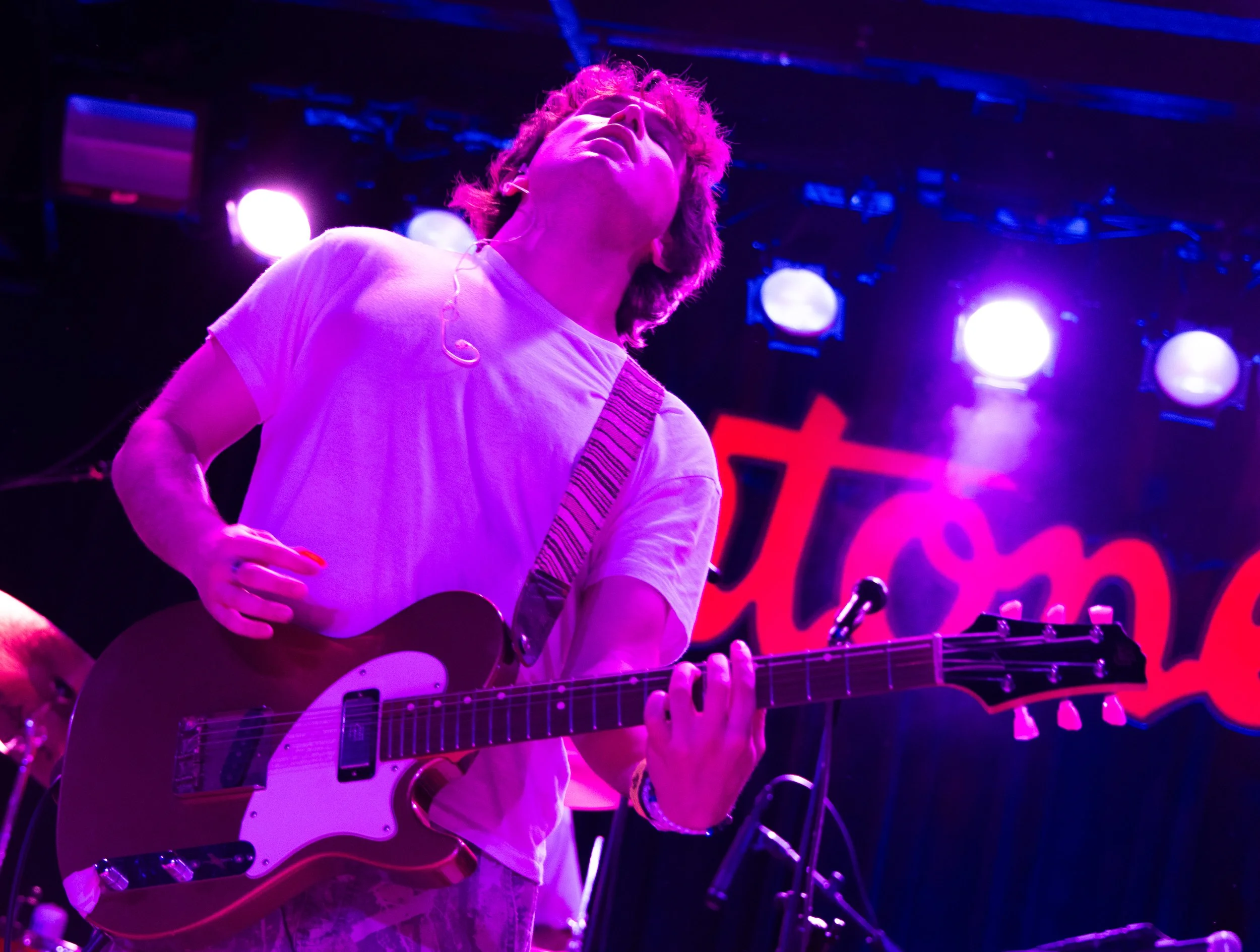  Indie-rock ensemble Edgehill opens the night with their single "Towel" to hype up the crowd. 