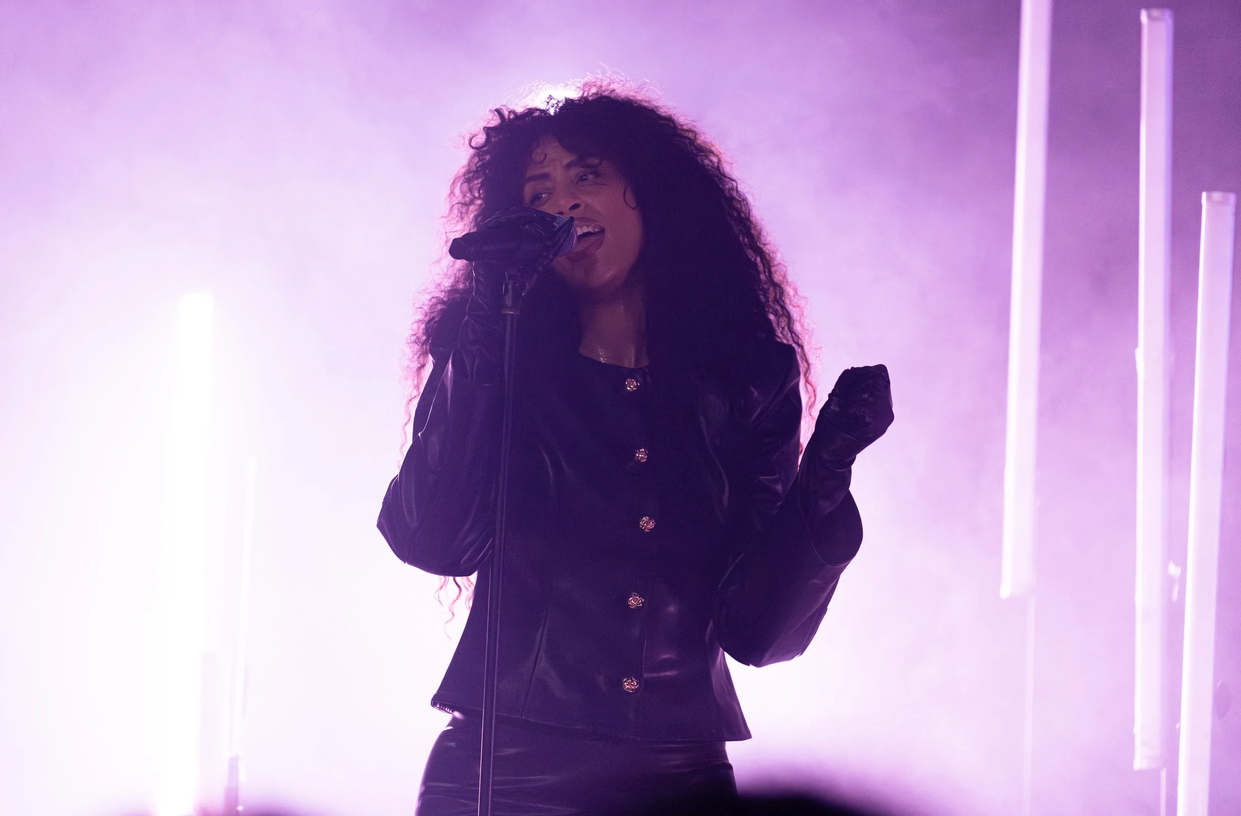  Jordan slows down to sing the emotional and tender chorus of “Words 2 Say”: “I’ll let you have your way / Even when you’re mad okay / Cause I just want you to stay in my arms / No need for words to say.” 